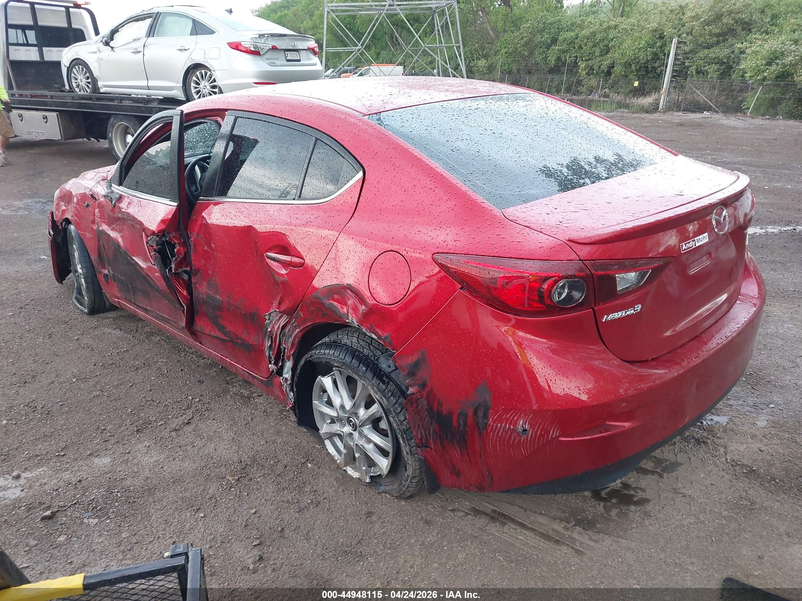 2014 Mazda Mazda3 I Touring Red vin: JM1BM1V70E1123677