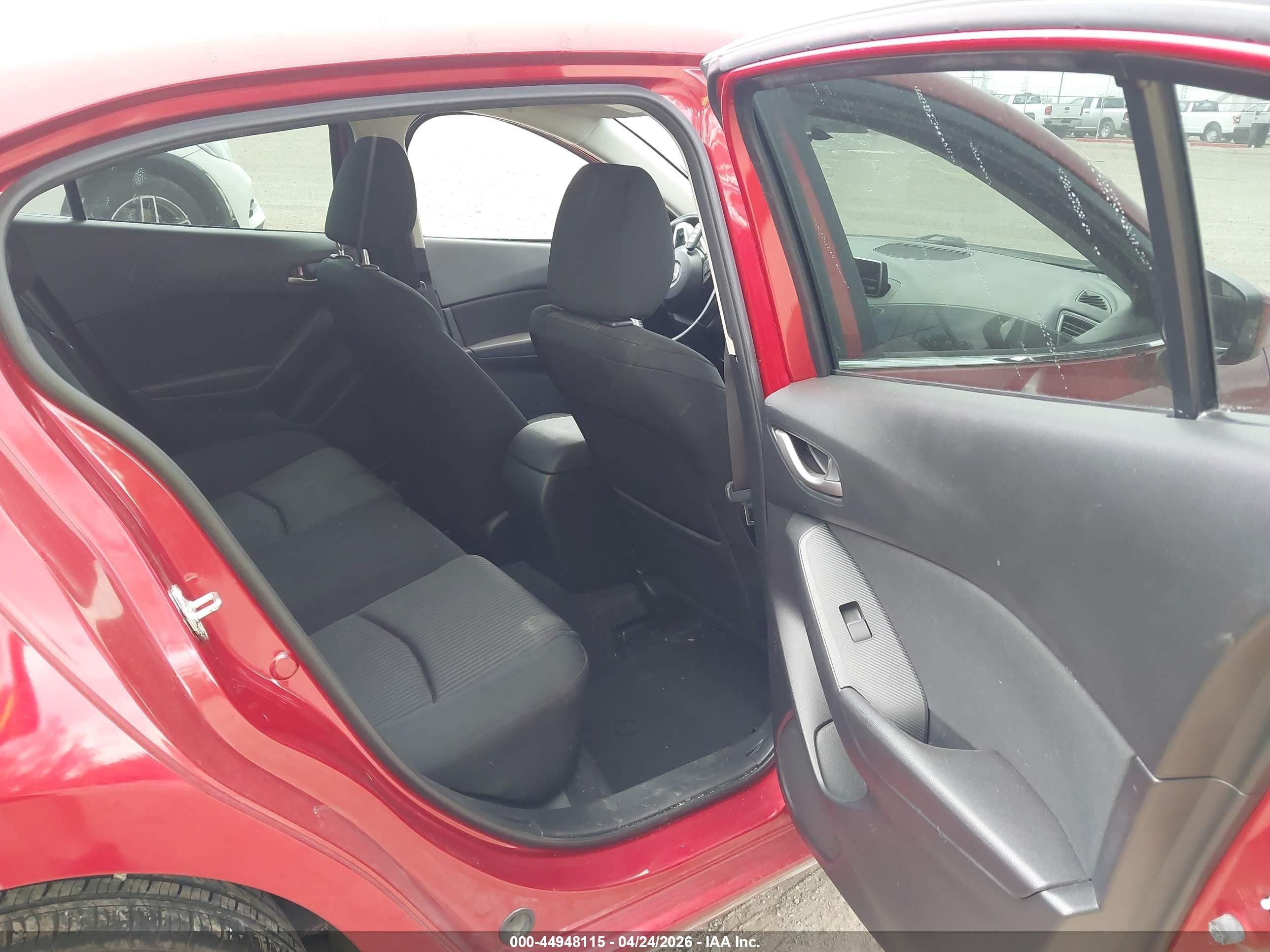 2014 Mazda Mazda3 I Touring Red vin: JM1BM1V70E1123677