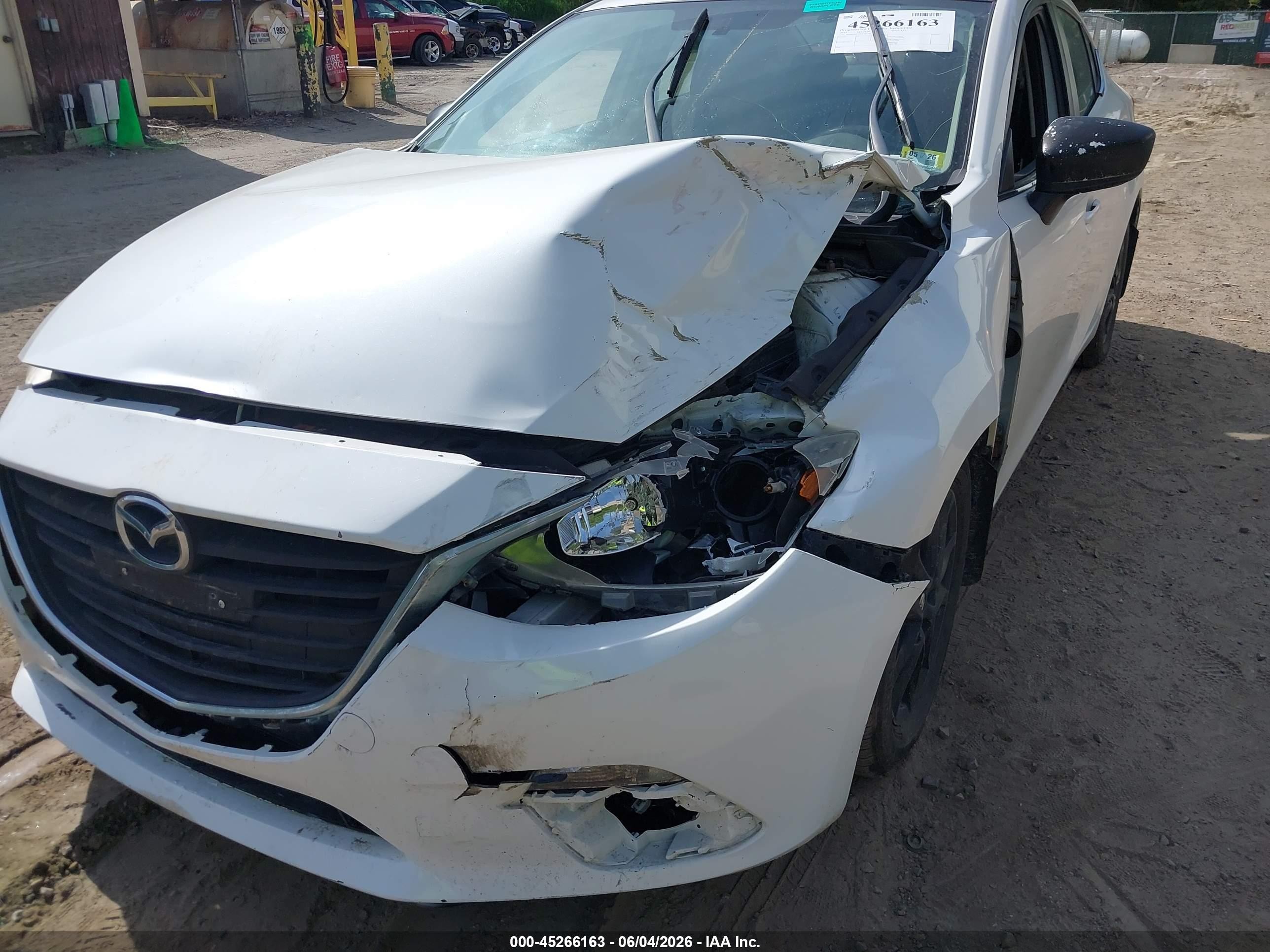 2014 Mazda Mazda3 I Touring Белый vin: JM1BM1V70E1183166