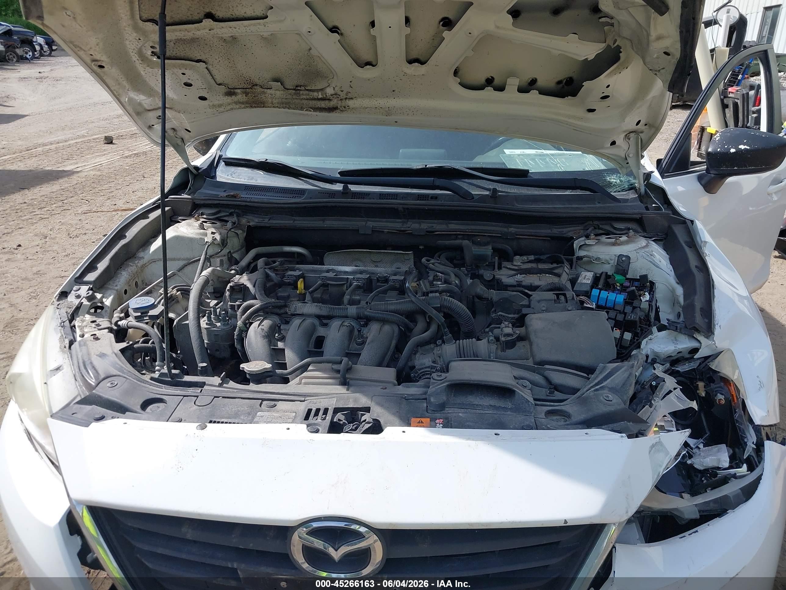 2014 Mazda Mazda3 I Touring Белый vin: JM1BM1V70E1183166