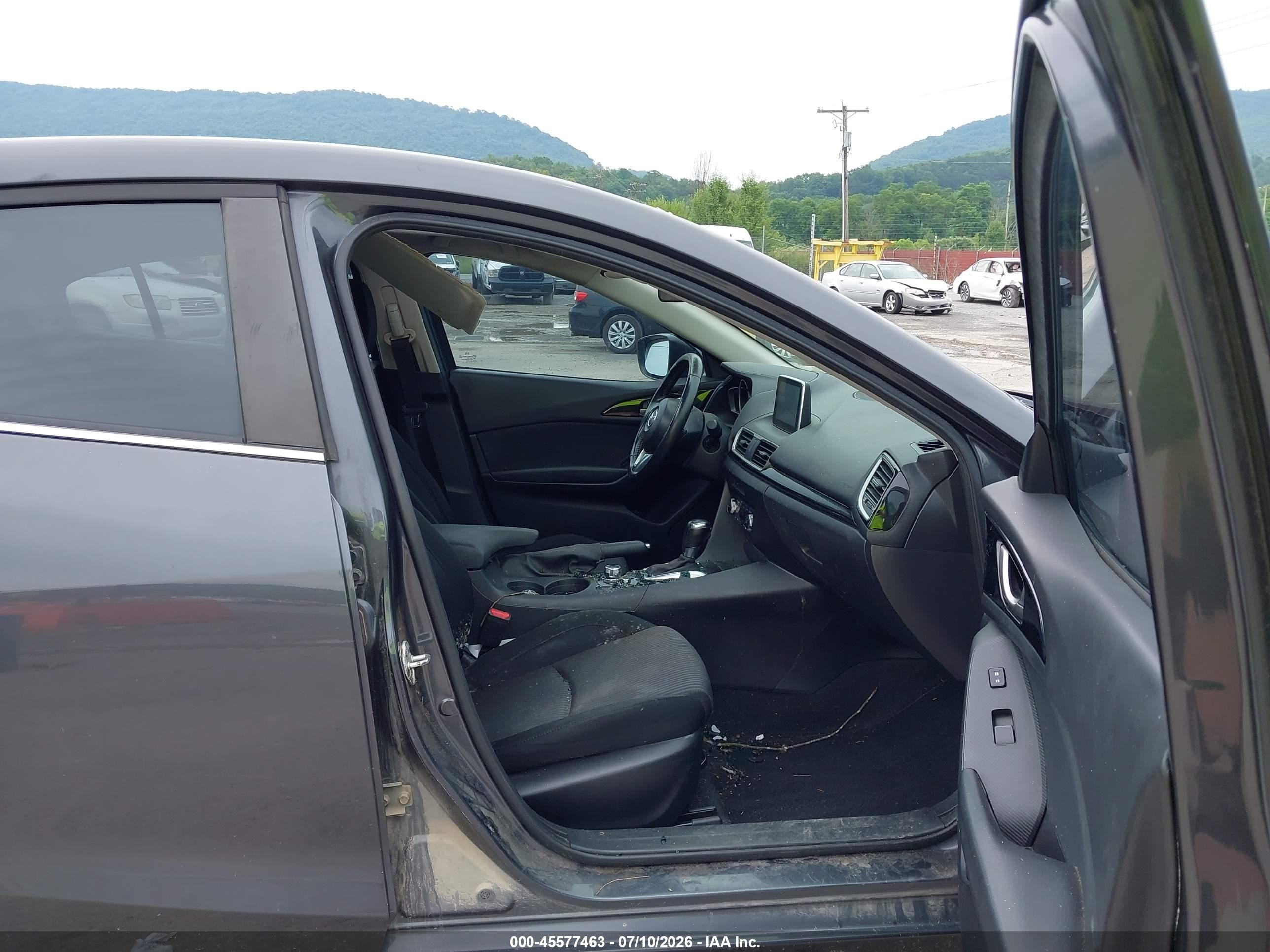 2015 Mazda Mazda3 I Touring Black vin: JM1BM1V70F1263973