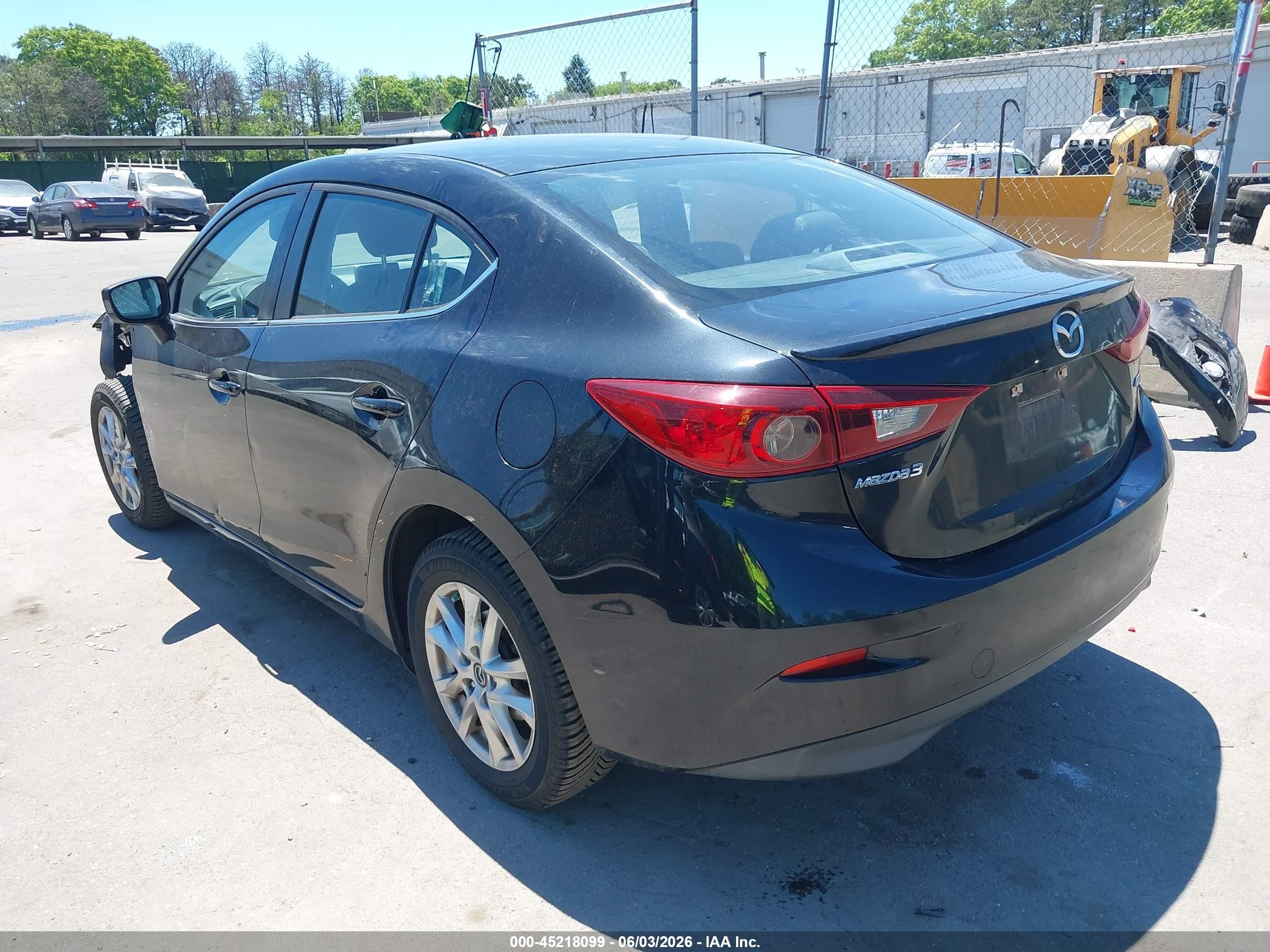 2015 Mazda Mazda3 I Touring Черный vin: JM1BM1V70F1271801
