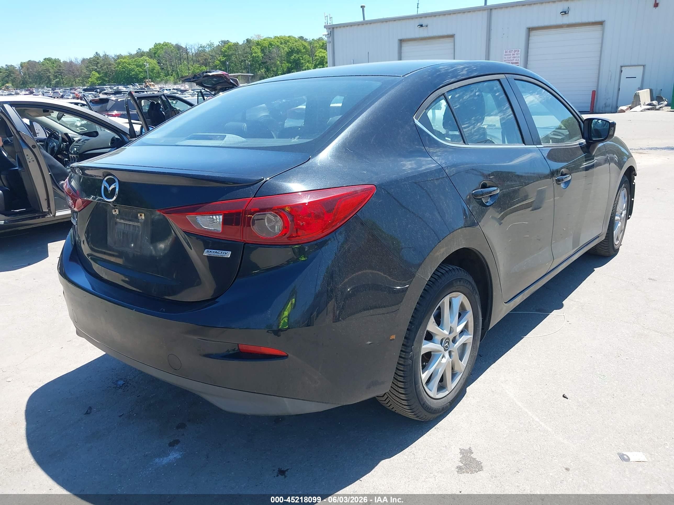 2015 Mazda Mazda3 I Touring Черный vin: JM1BM1V70F1271801
