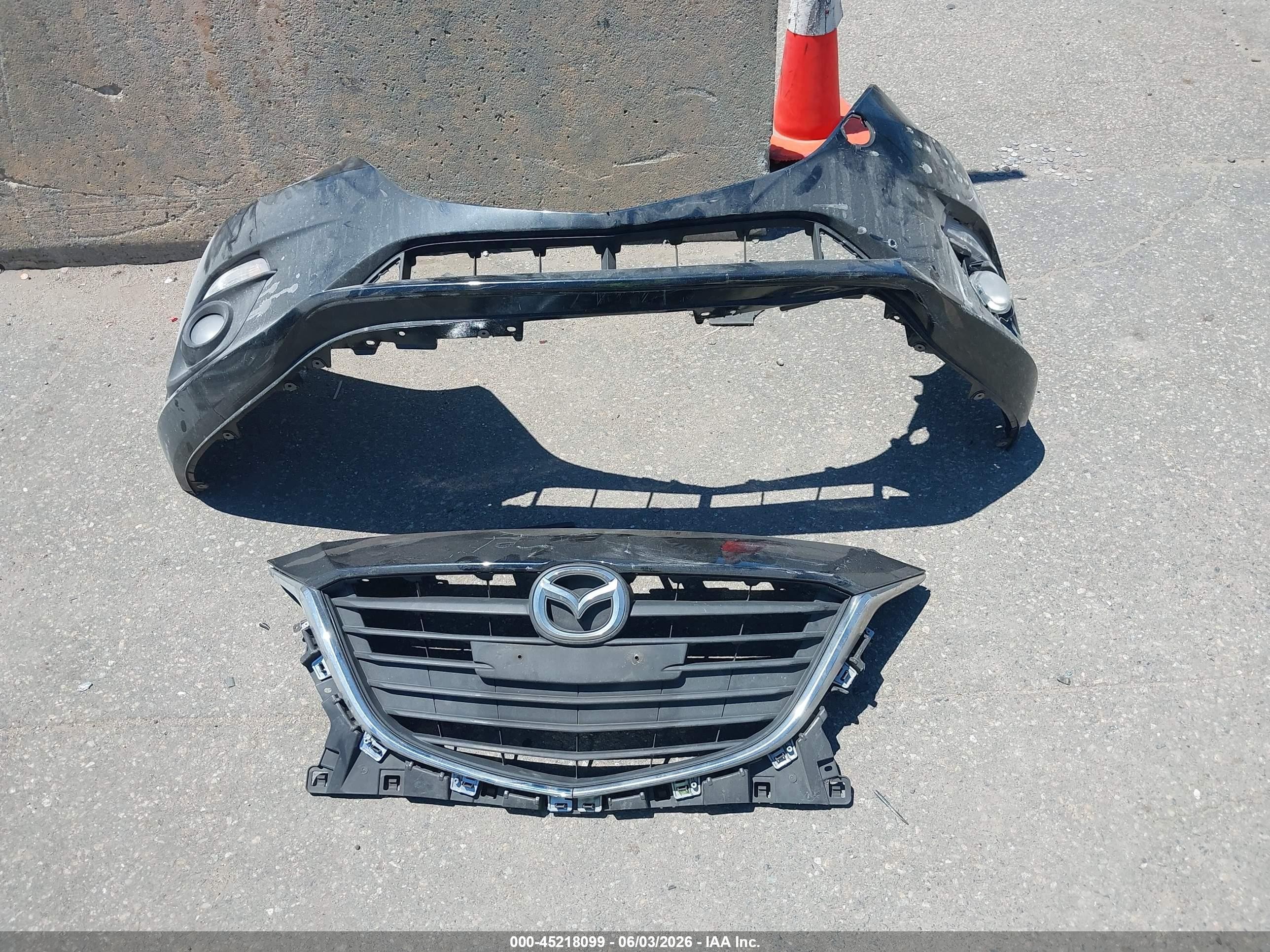 2015 Mazda Mazda3 I Touring Черный vin: JM1BM1V70F1271801