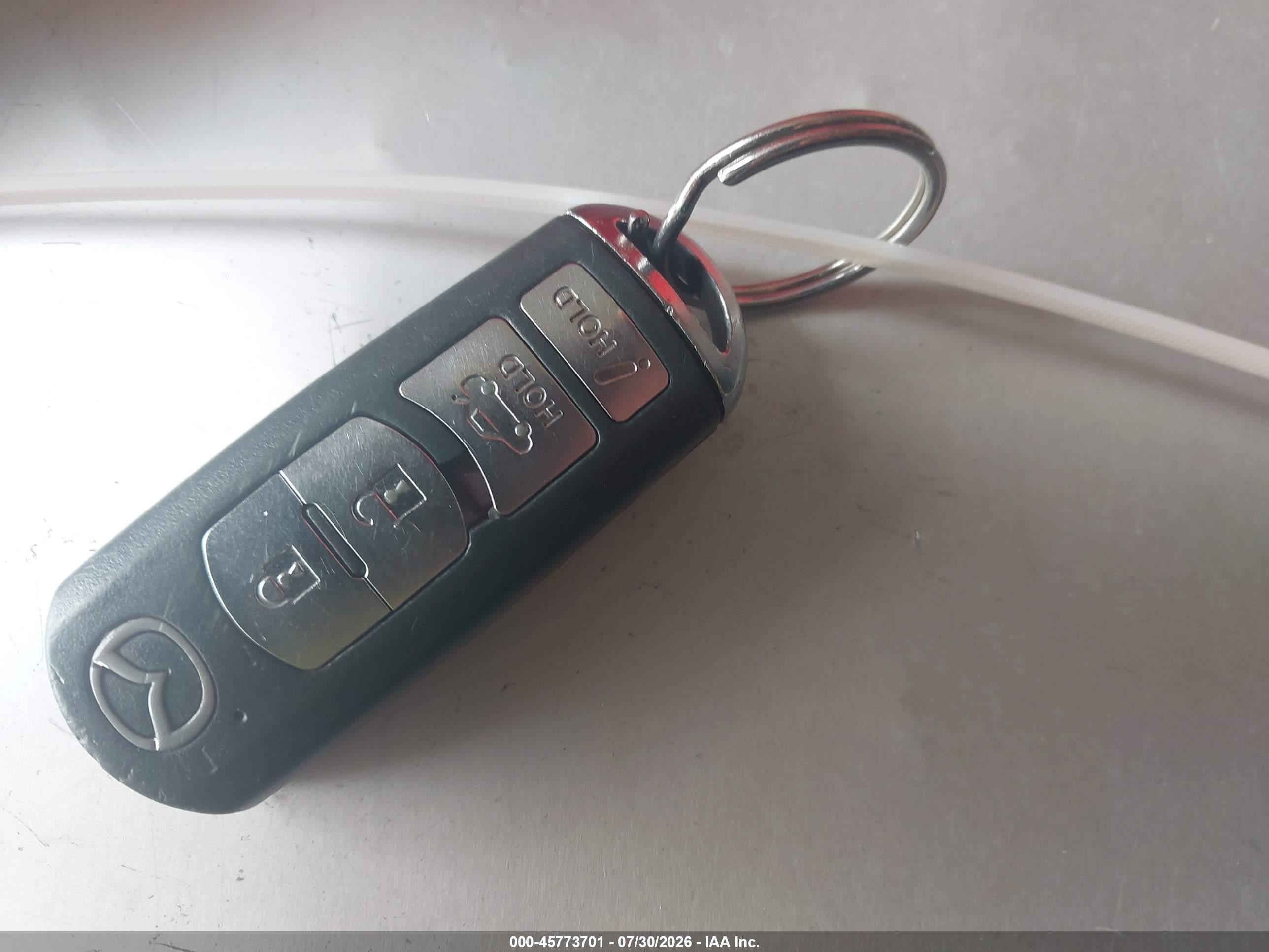 2014 Mazda Mazda3 I Touring Красный vin: JM1BM1V71E1138298