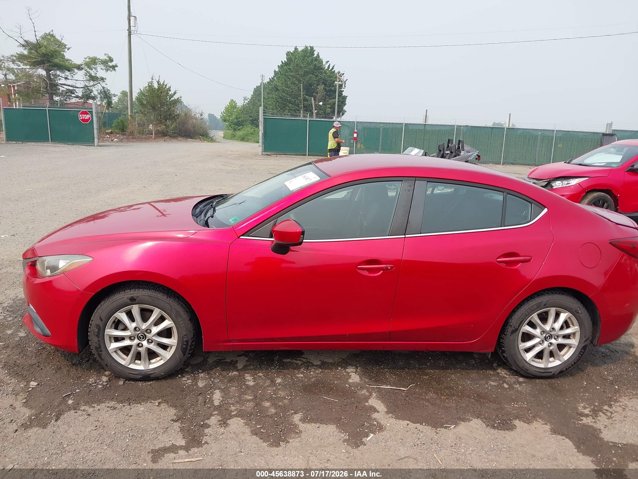 2014 Mazda Mazda3 I Touring Красный vin: JM1BM1V71E1144313