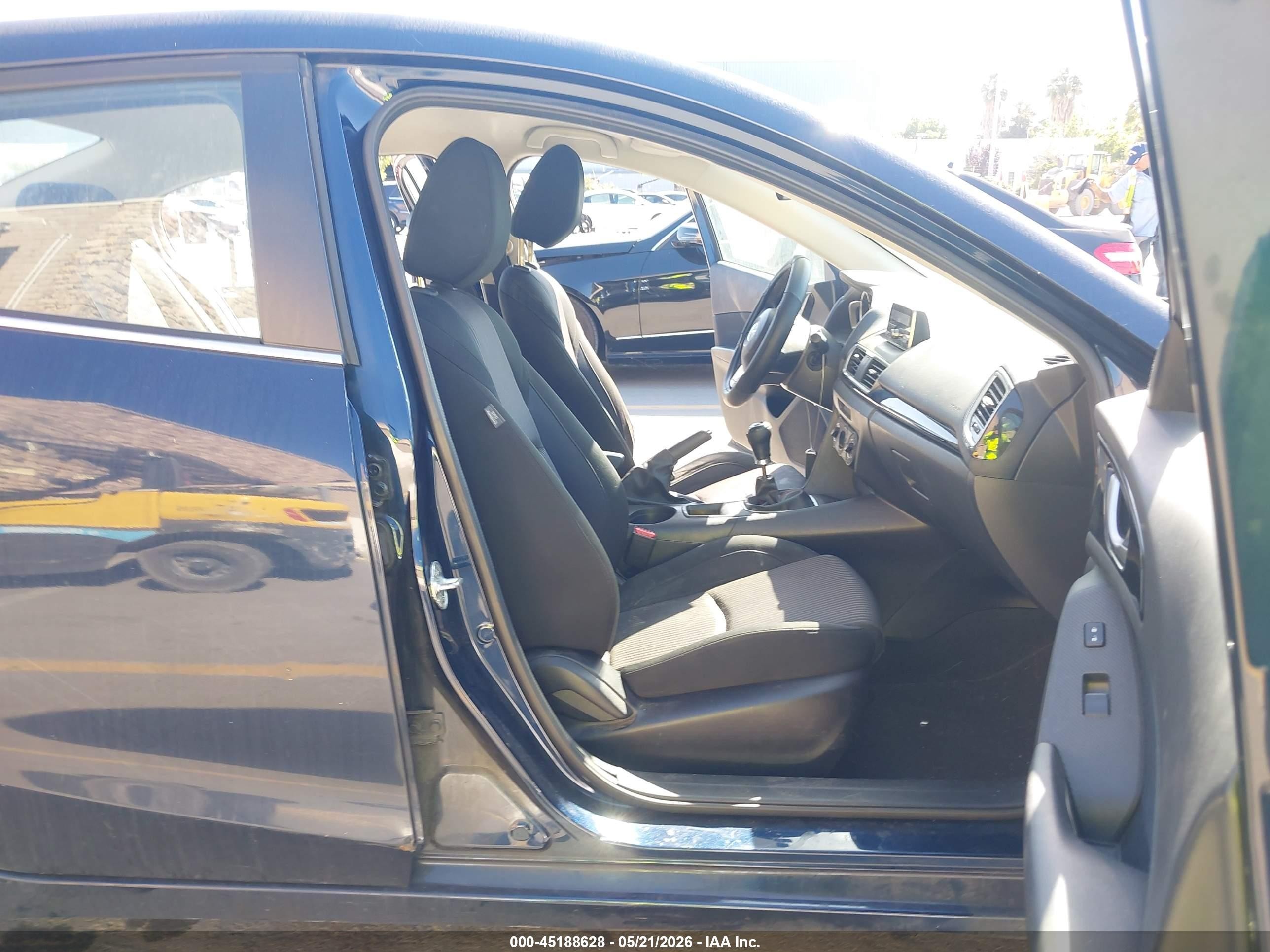 2014 Mazda Mazda3 I Touring Blue vin: JM1BM1V71E1211797