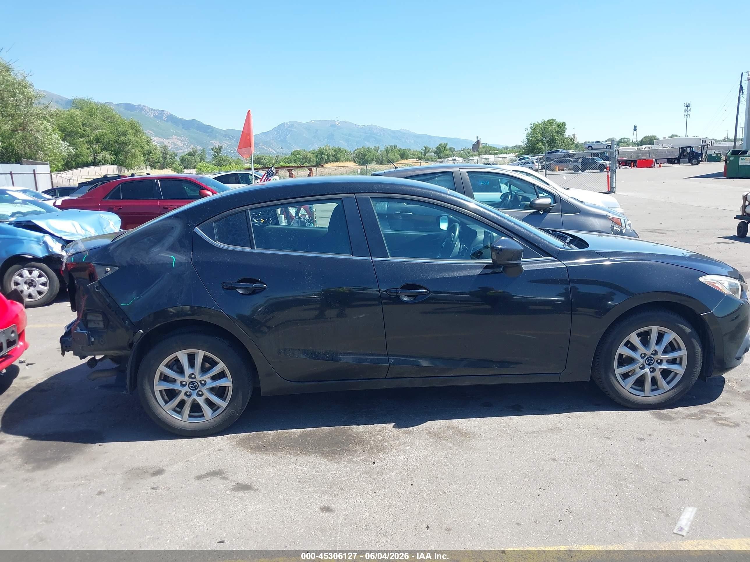 2015 Mazda Mazda3 I Touring Black vin: JM1BM1V71F1230660