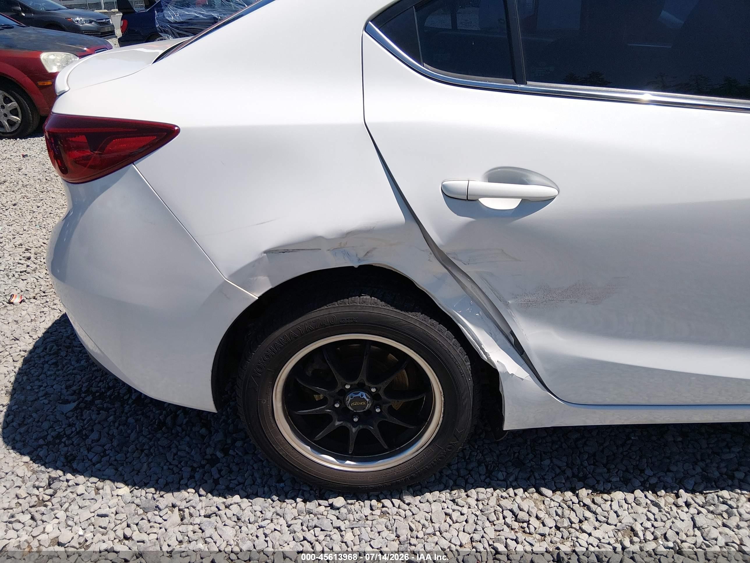 2015 Mazda Mazda3 I Touring White vin: JM1BM1V71F1233350