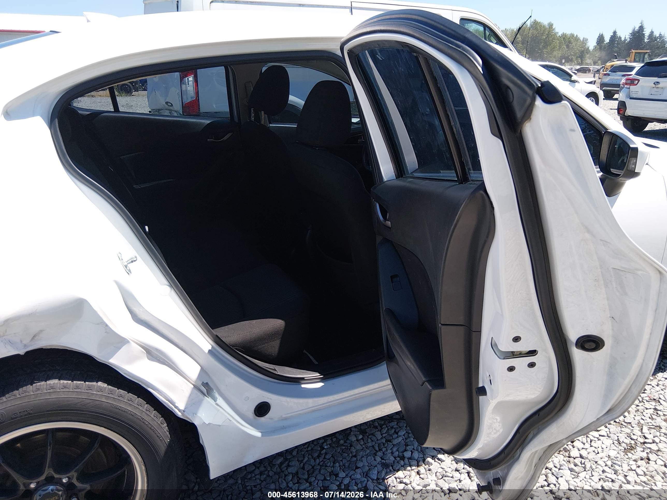 2015 Mazda Mazda3 I Touring White vin: JM1BM1V71F1233350