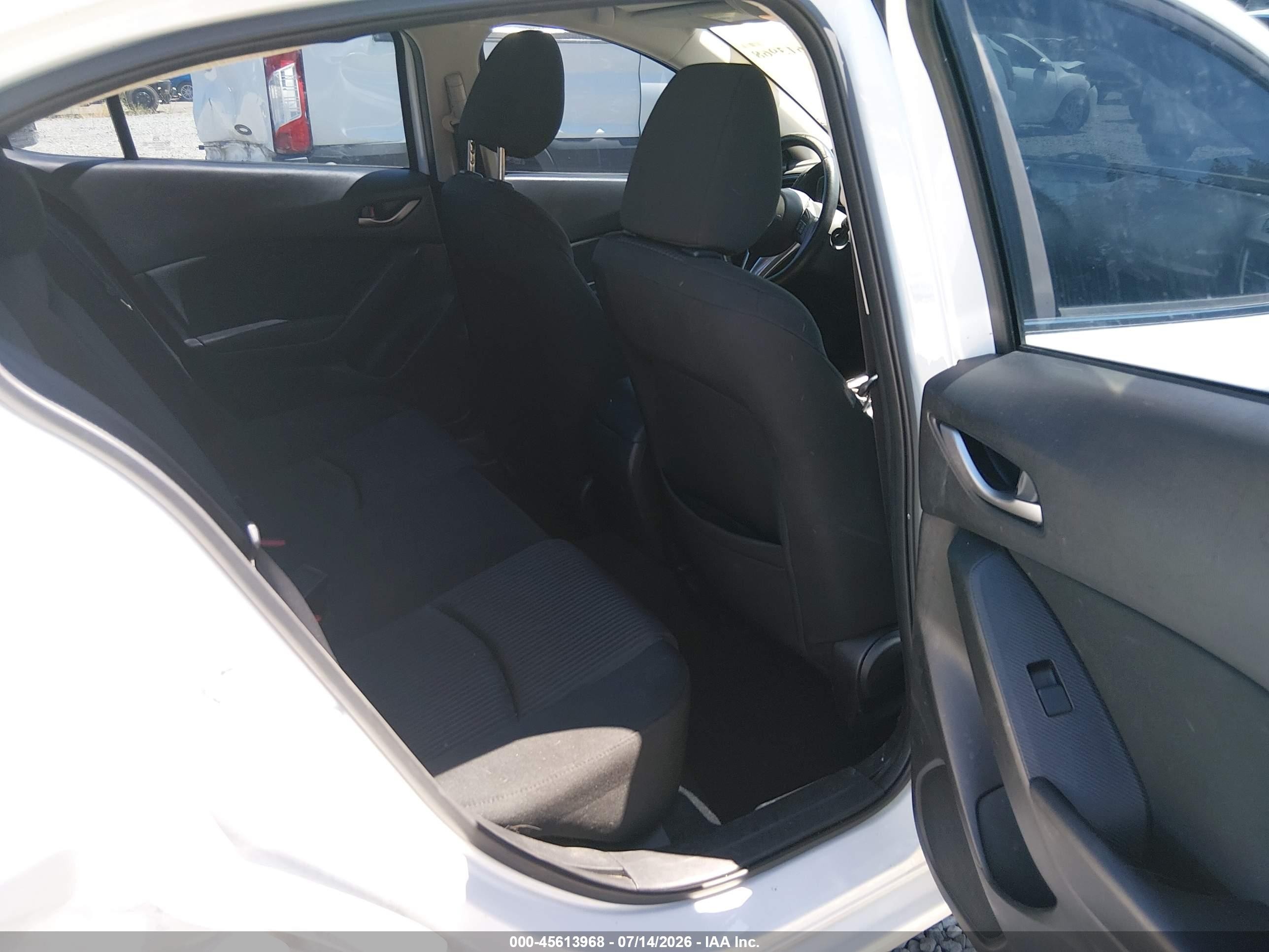 2015 Mazda Mazda3 I Touring White vin: JM1BM1V71F1233350