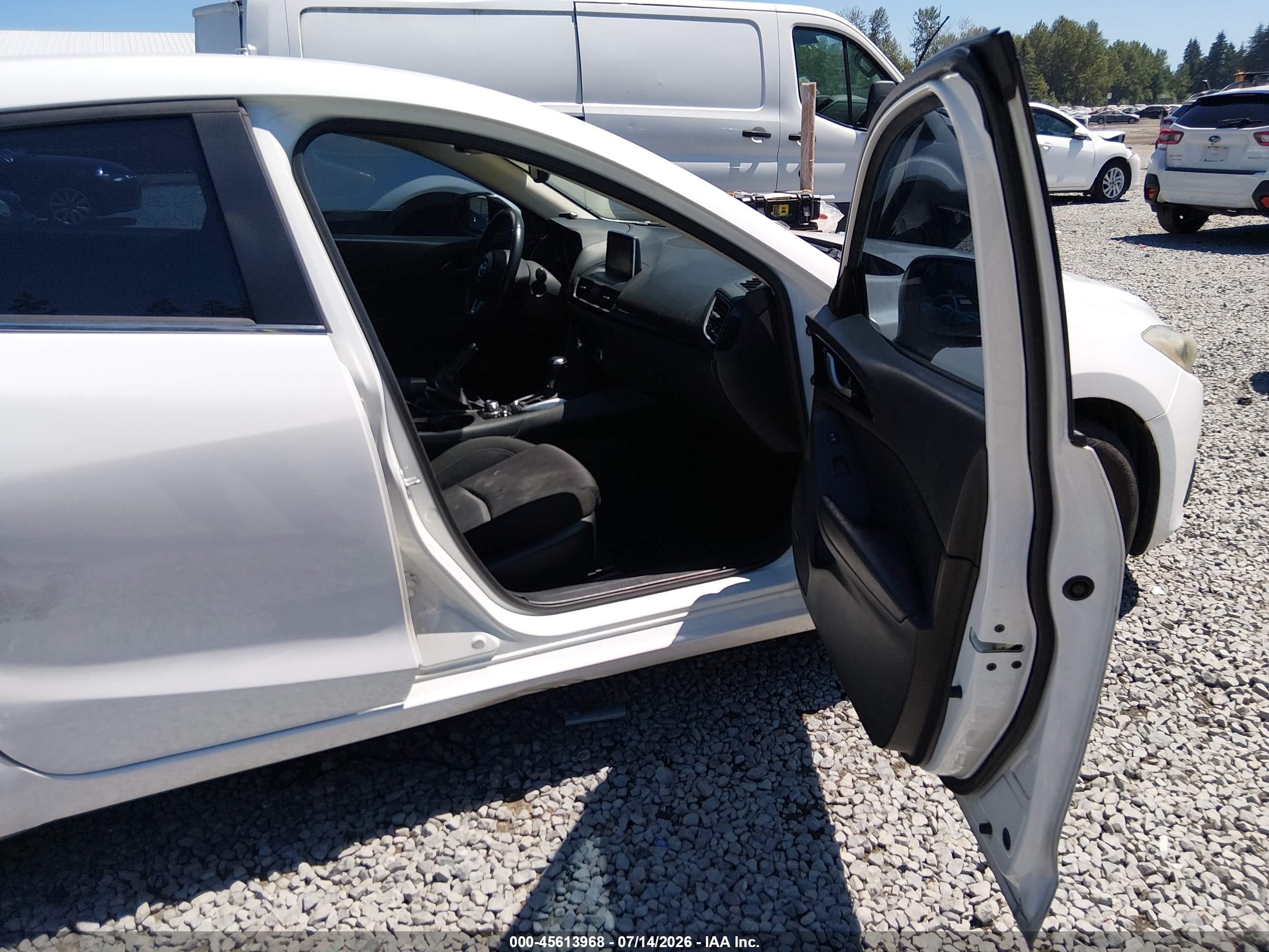 2015 Mazda Mazda3 I Touring White vin: JM1BM1V71F1233350