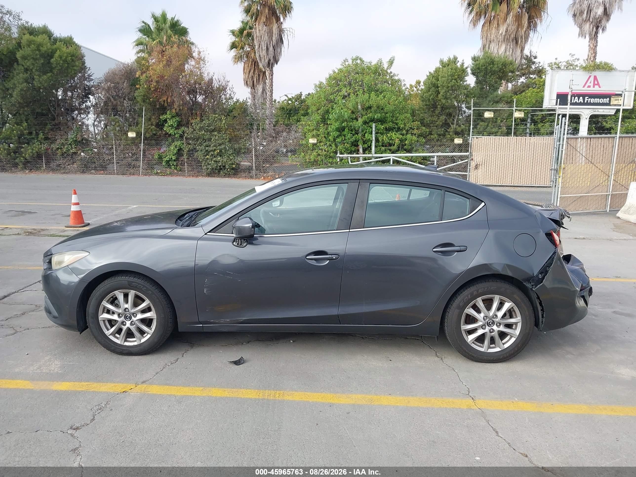 2015 Mazda Mazda3 I Touring Серый vin: JM1BM1V71F1258443