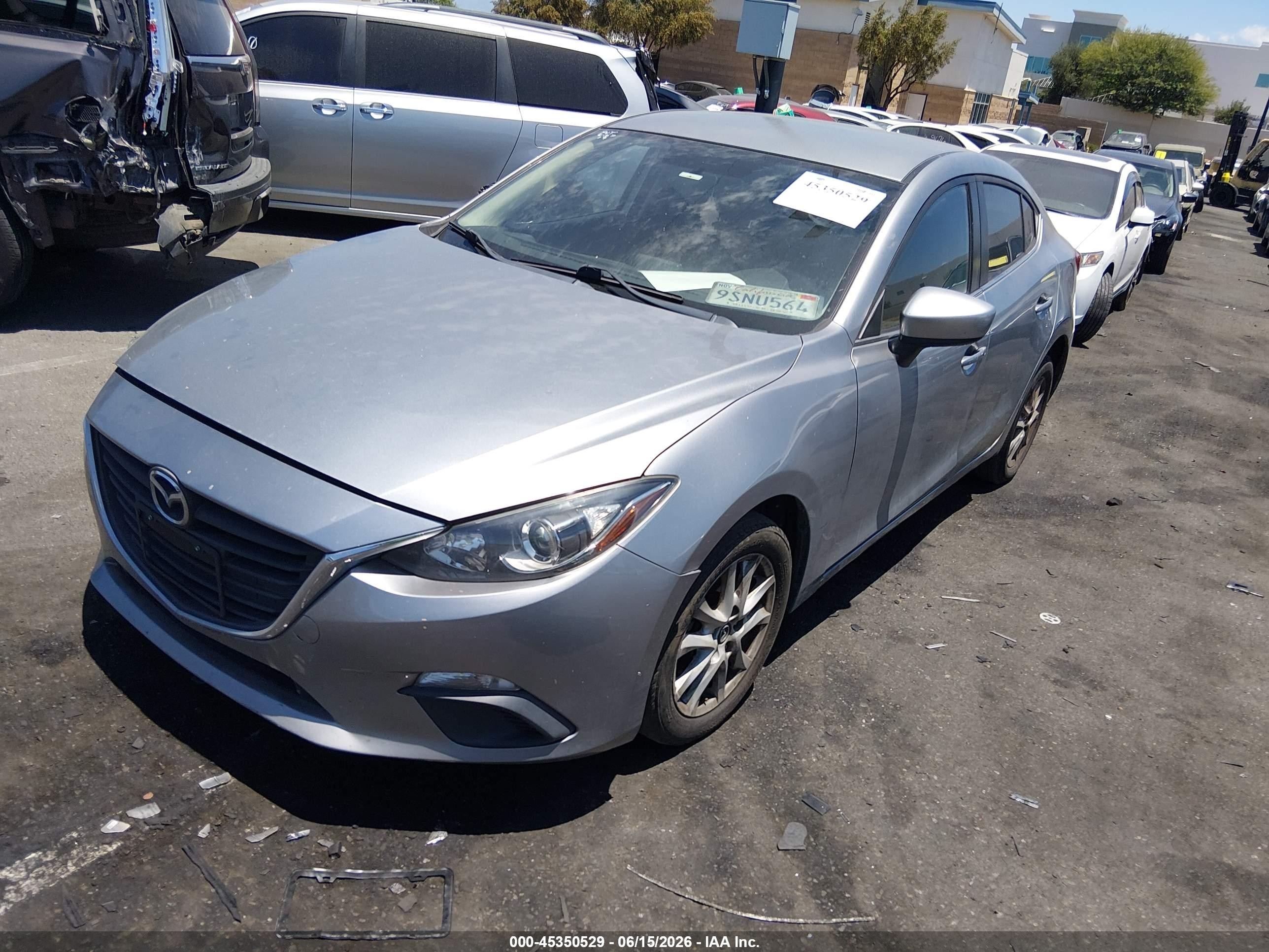 2014 Mazda Mazda3 I Touring Silver vin: JM1BM1V72E1114561