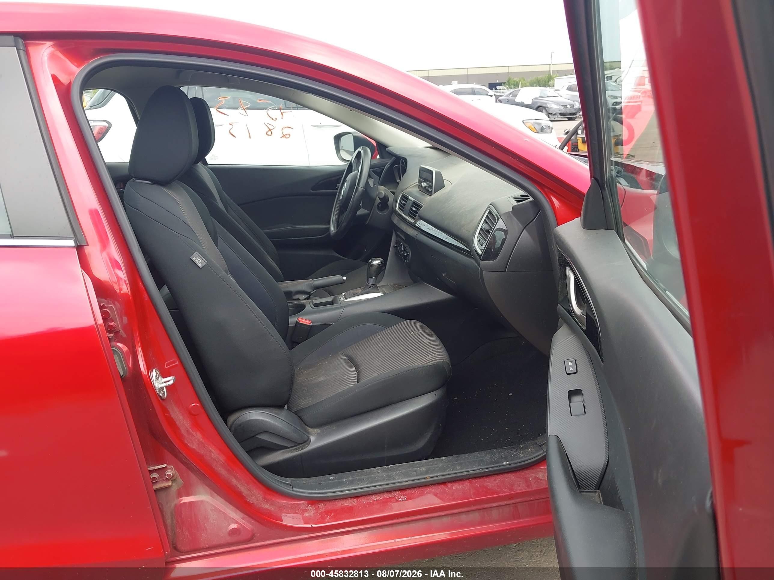 2014 Mazda Mazda3 I Touring Red vin: JM1BM1V72E1141579
