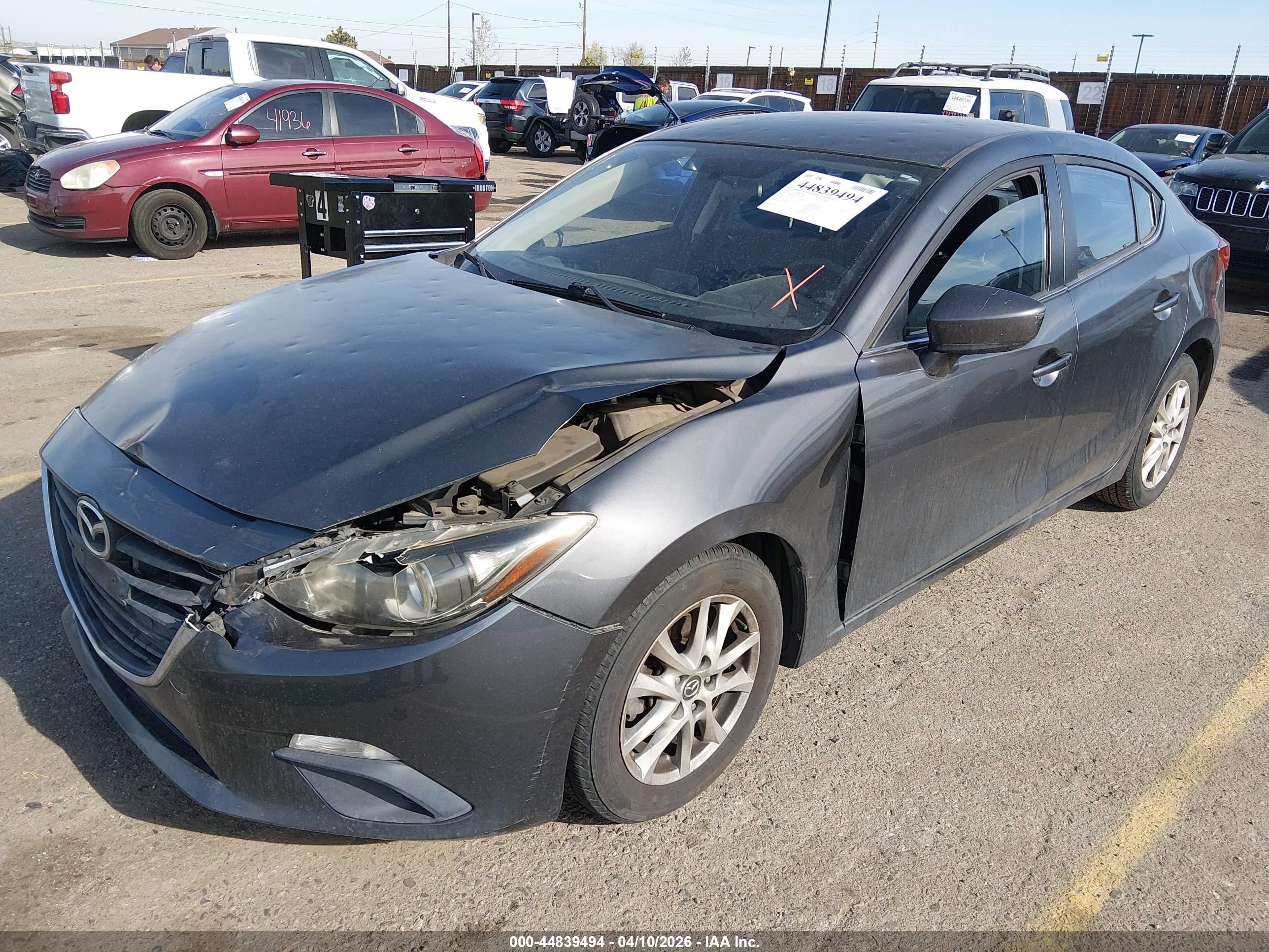 2014 Mazda Mazda3 I Touring Silver vin: JM1BM1V73E1111149