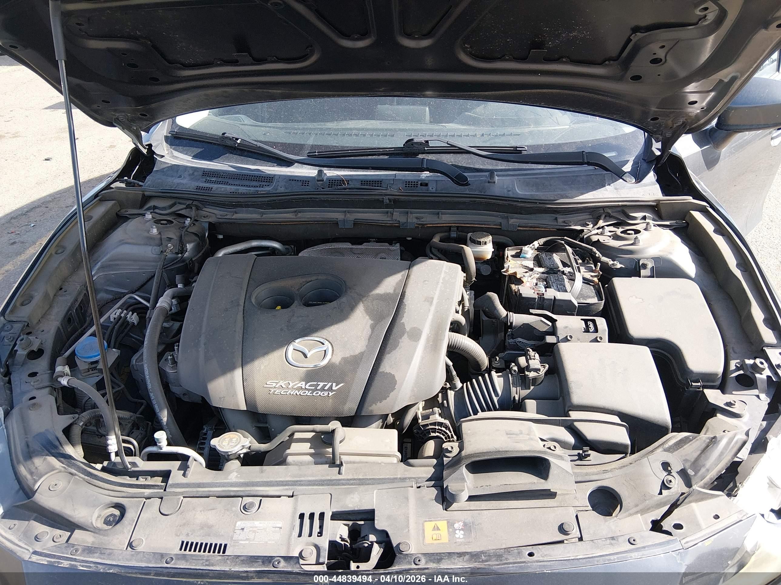 2014 Mazda Mazda3 I Touring Silver vin: JM1BM1V73E1111149