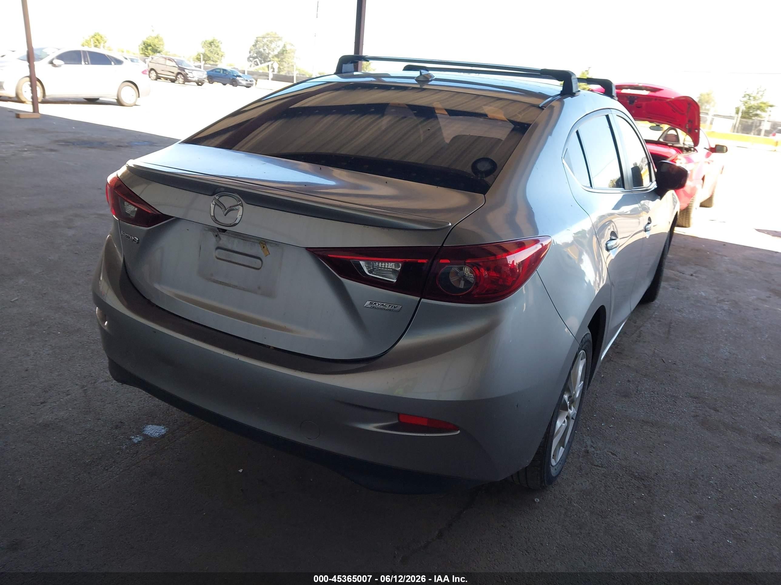 2014 Mazda Mazda3 I Touring Silver vin: JM1BM1V73E1211283
