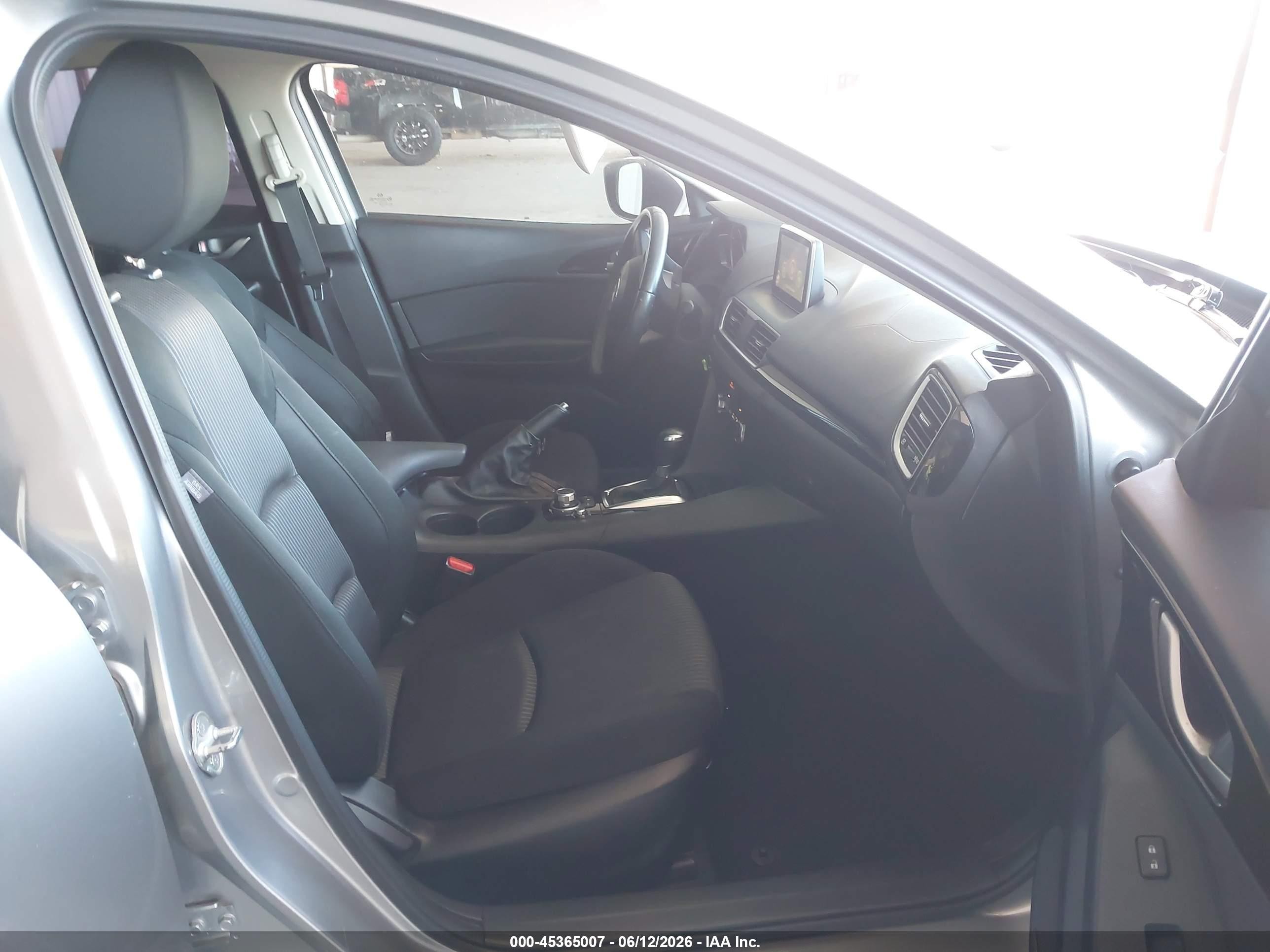2014 Mazda Mazda3 I Touring Silver vin: JM1BM1V73E1211283