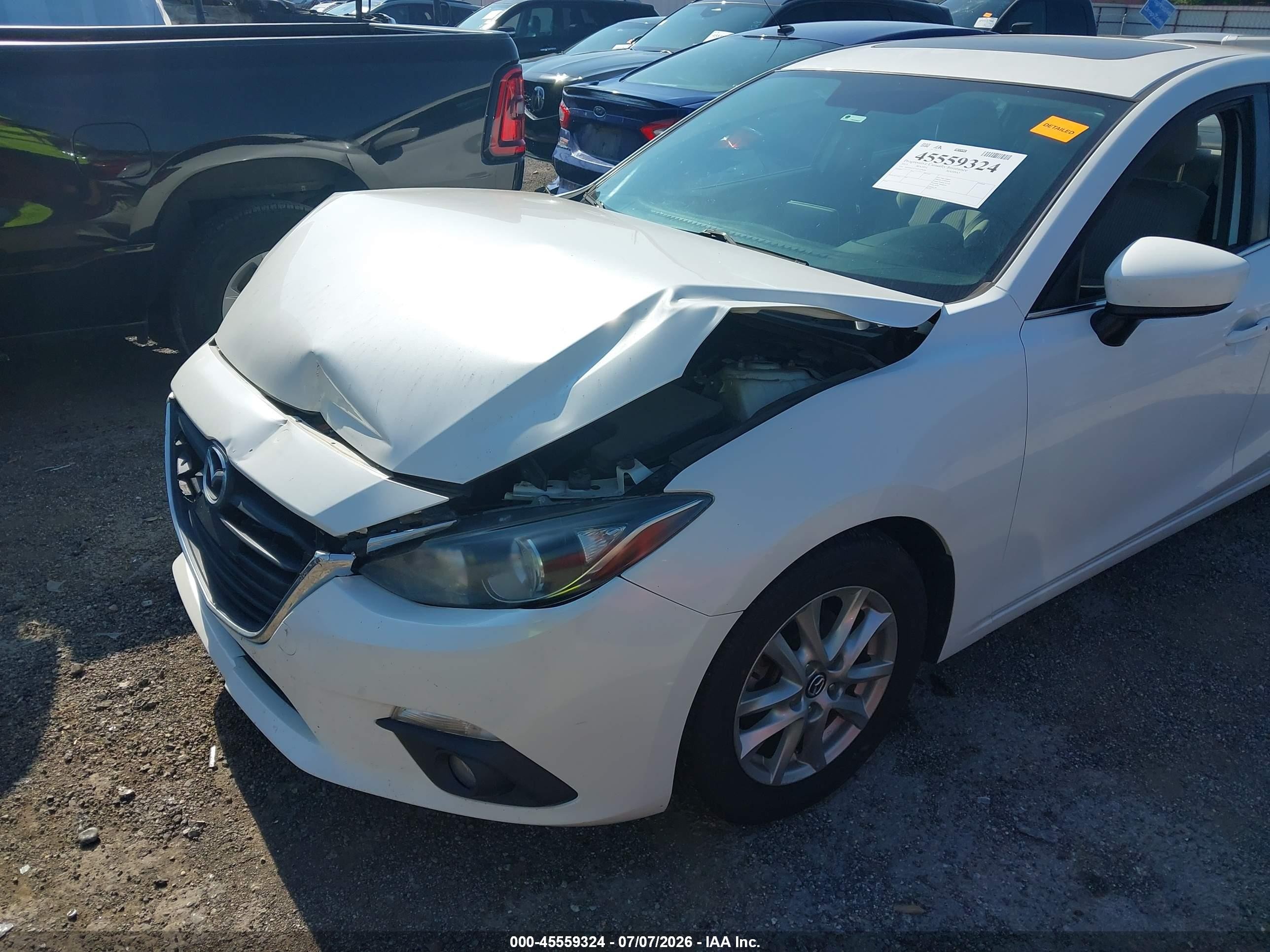 2015 Mazda Mazda3 I Touring Белый vin: JM1BM1V73F1229008