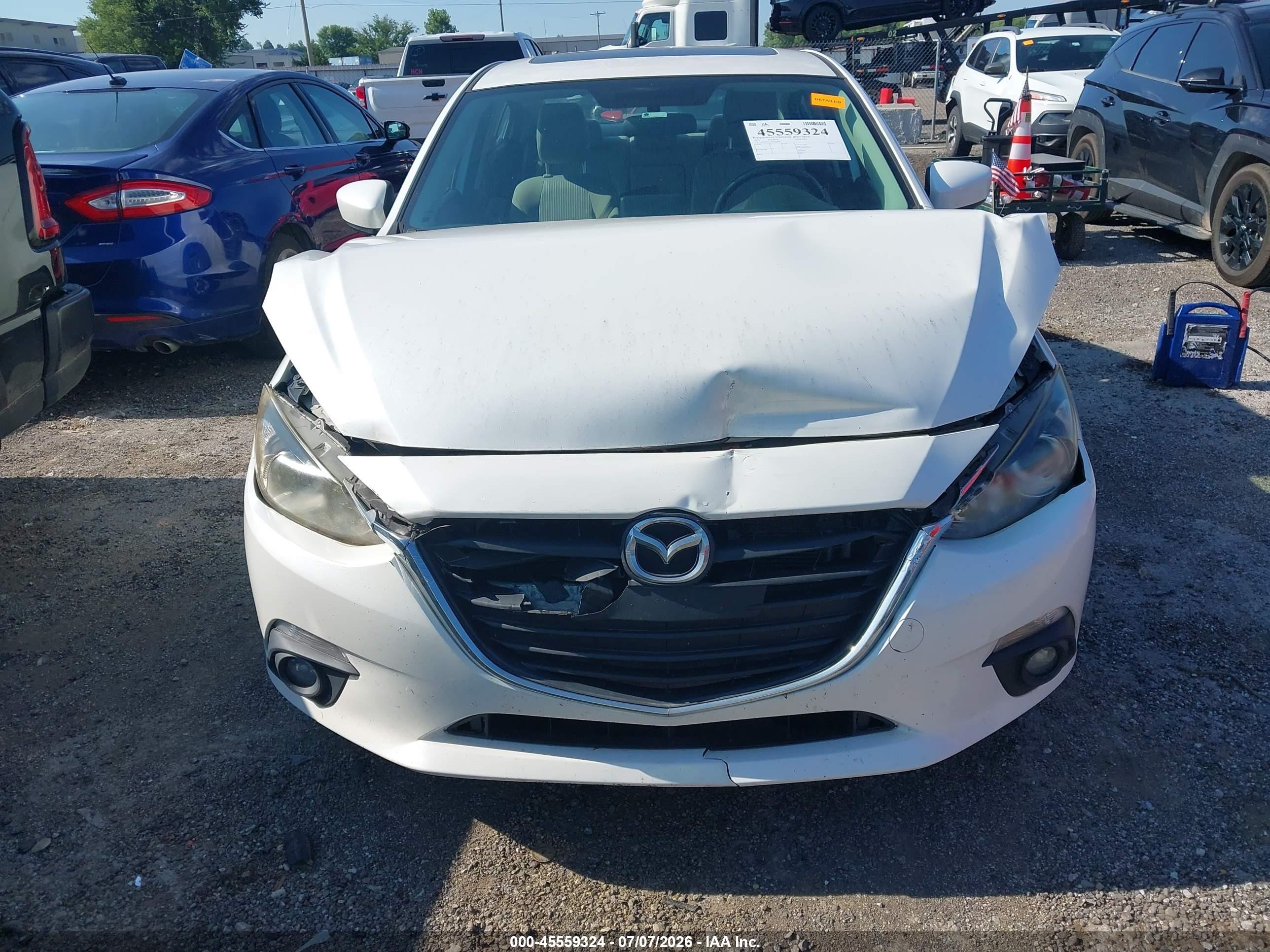 2015 Mazda Mazda3 I Touring Белый vin: JM1BM1V73F1229008