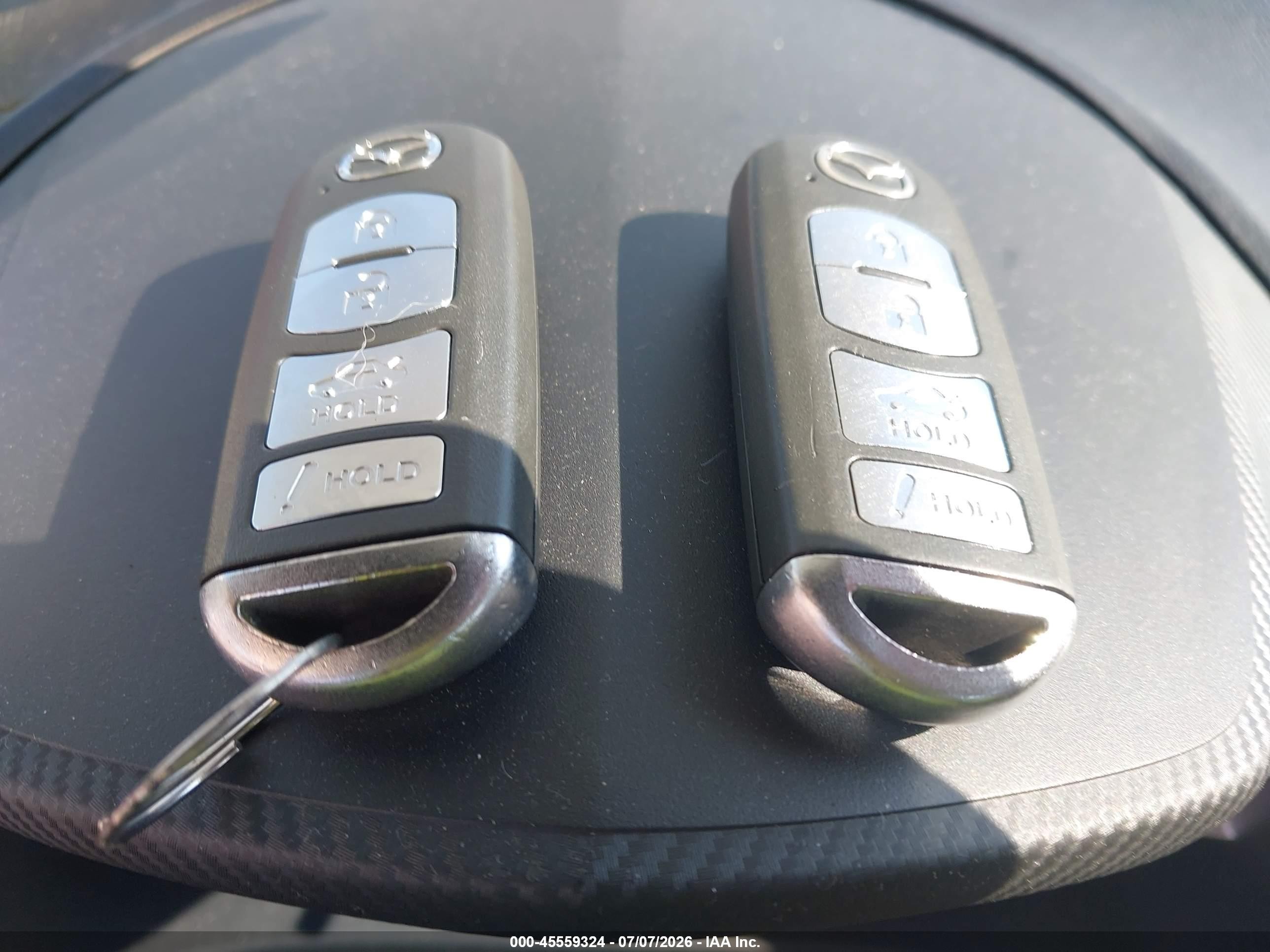 2015 Mazda Mazda3 I Touring Белый vin: JM1BM1V73F1229008