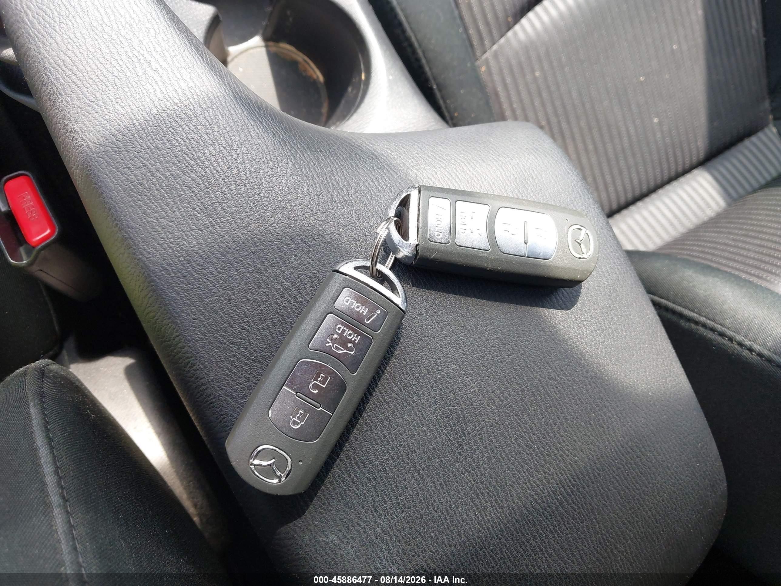 2014 Mazda Mazda3 I Touring Красный vin: JM1BM1V74E1111371