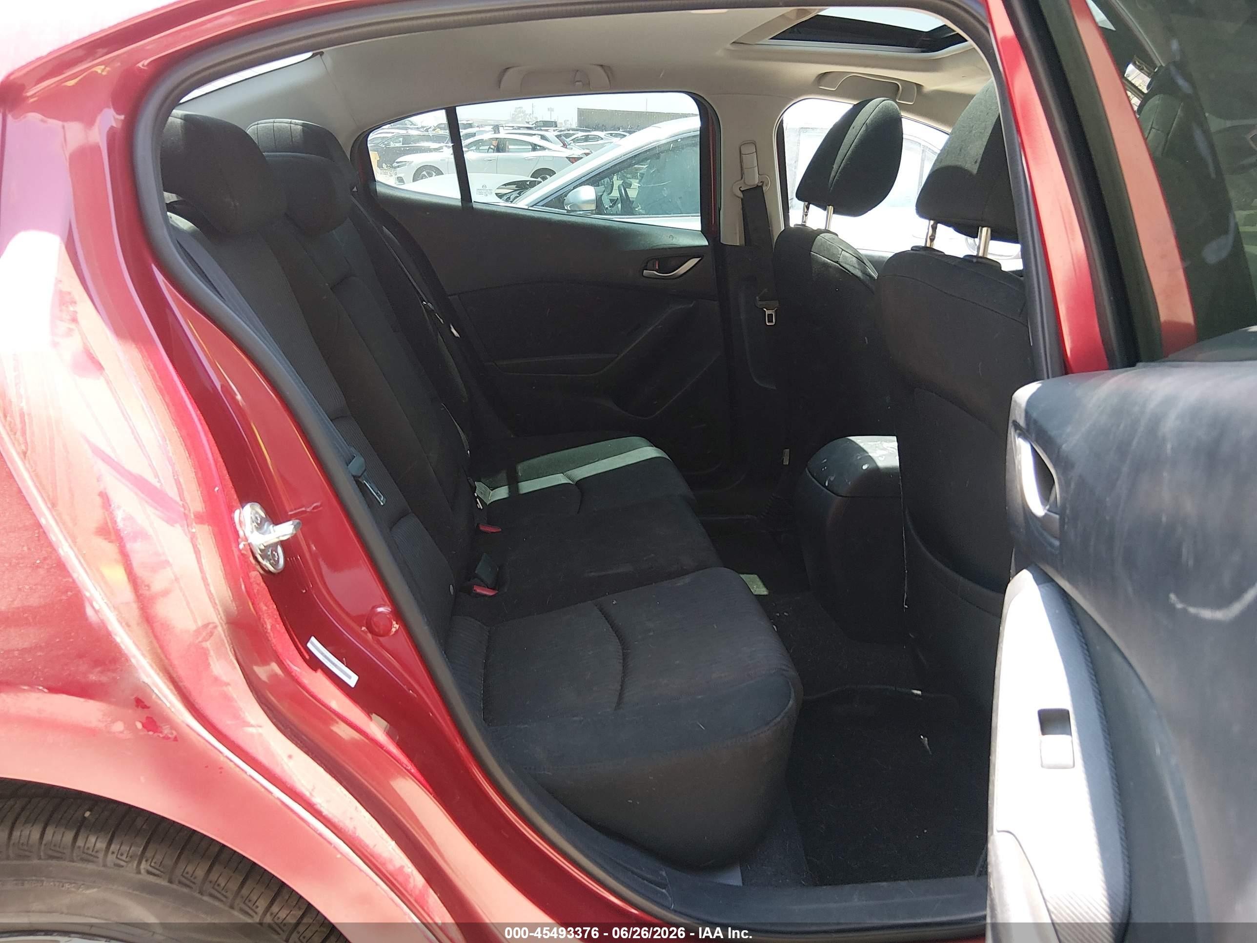 2014 Mazda Mazda3 I Touring Красный vin: JM1BM1V74E1151482