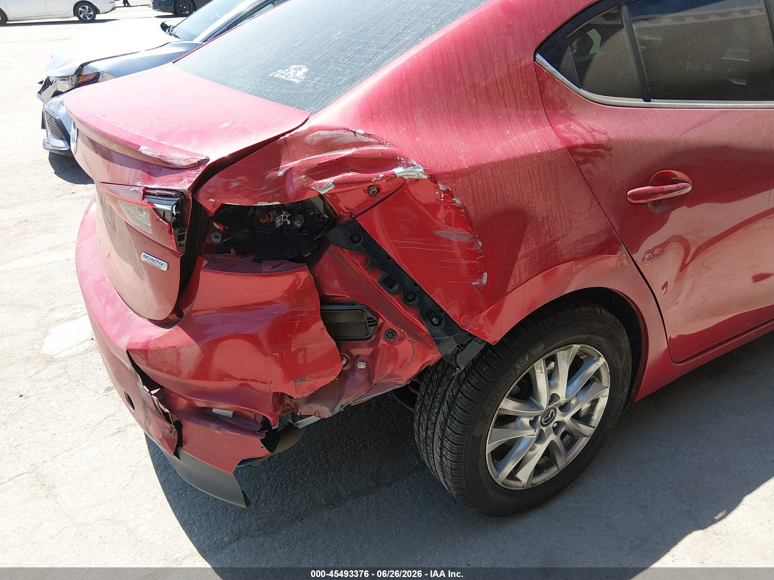 2014 Mazda Mazda3 I Touring Красный vin: JM1BM1V74E1151482