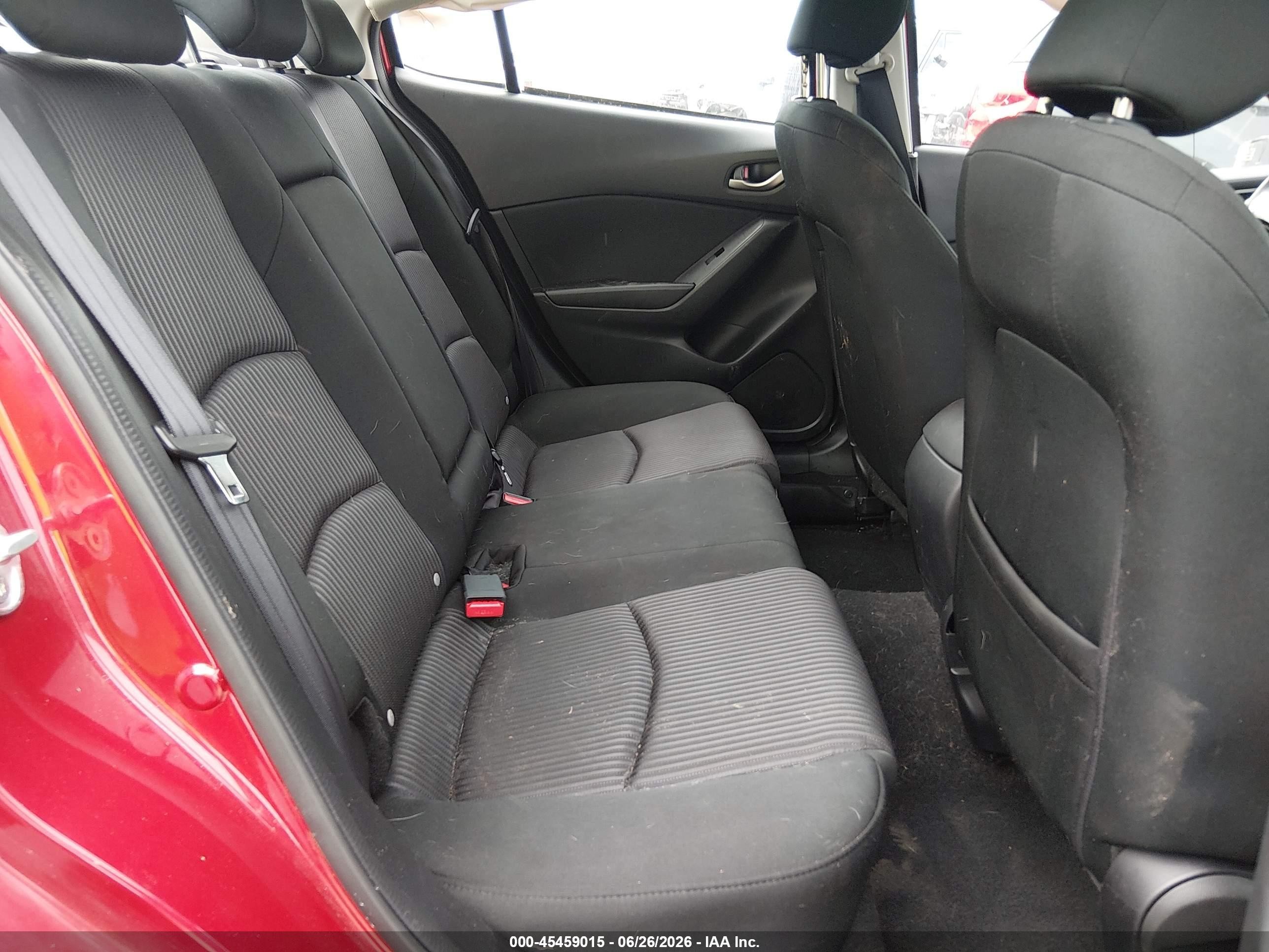 2015 Mazda Mazda3 I Touring Red vin: JM1BM1V74F1247727