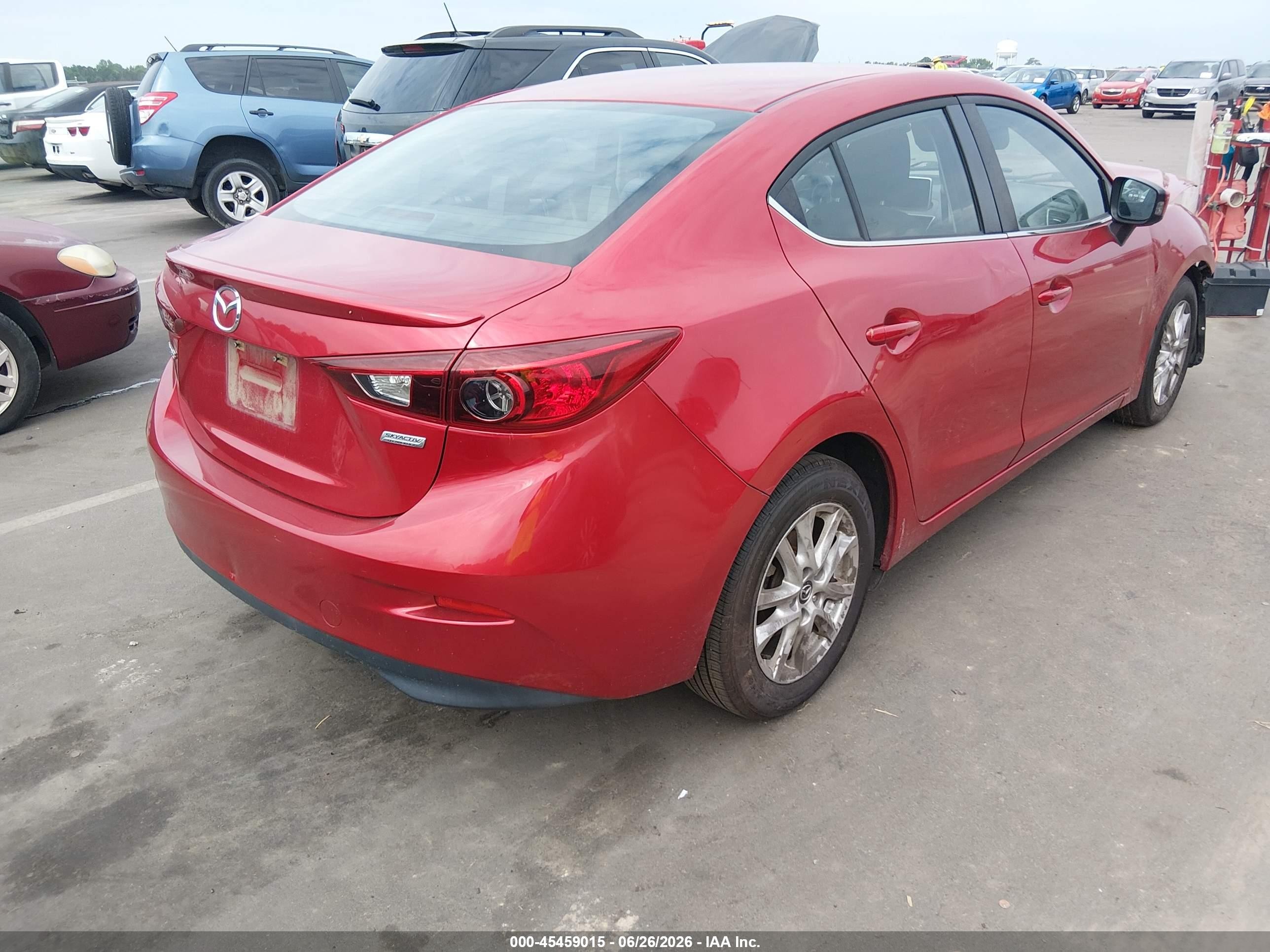 2015 Mazda Mazda3 I Touring Red vin: JM1BM1V74F1247727
