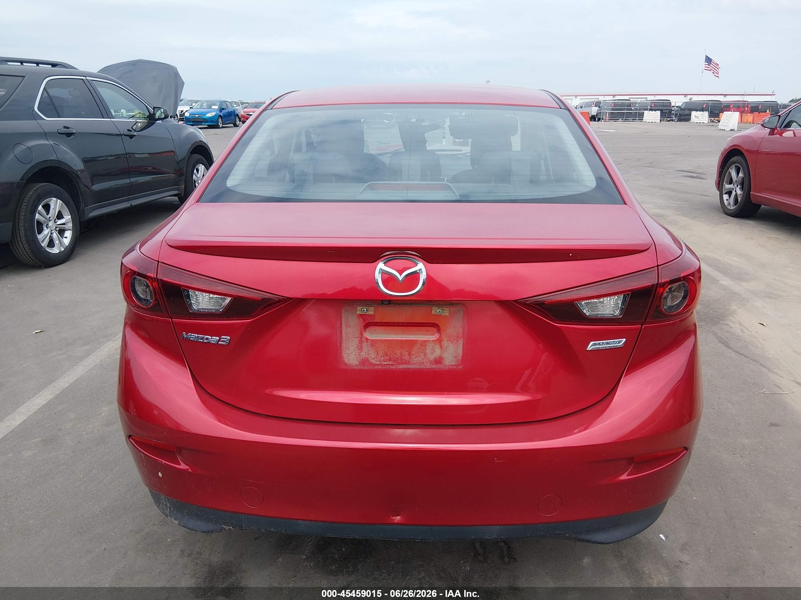 2015 Mazda Mazda3 I Touring Red vin: JM1BM1V74F1247727