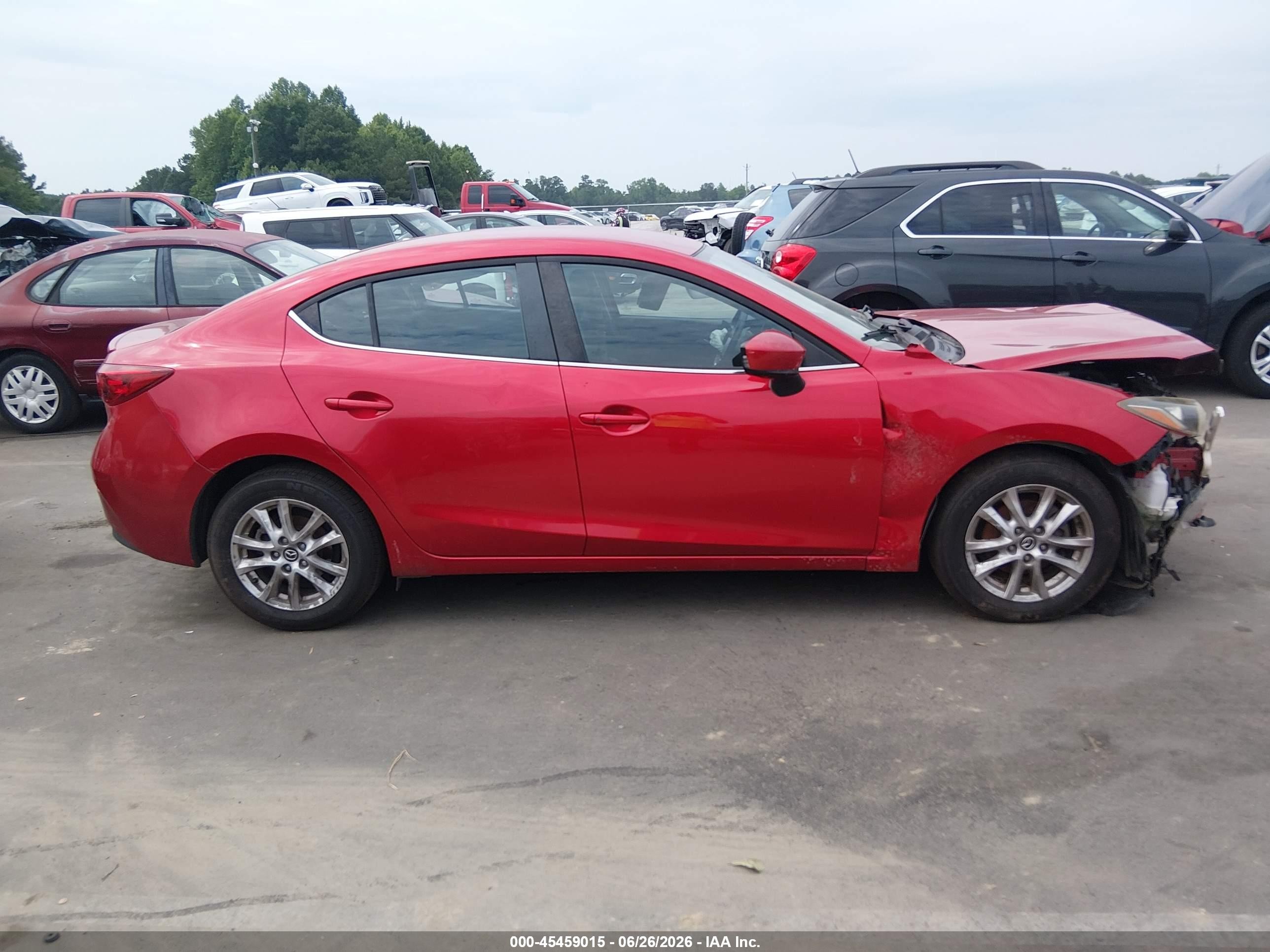 2015 Mazda Mazda3 I Touring Red vin: JM1BM1V74F1247727