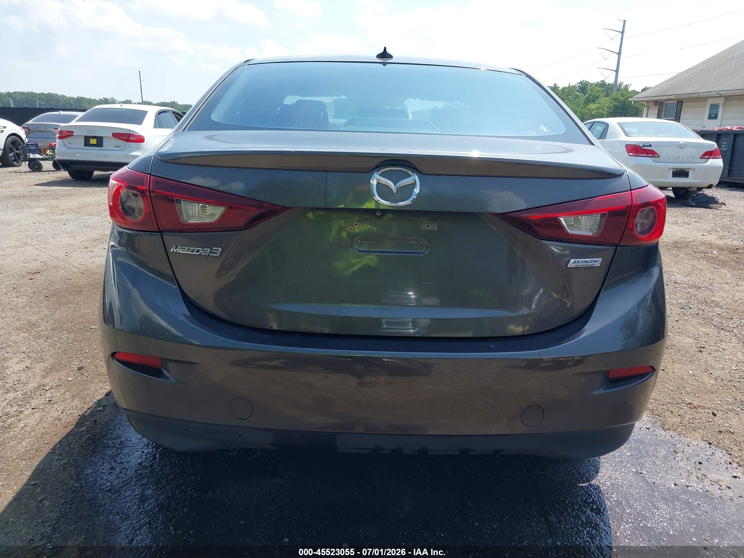 2014 Mazda Mazda3 I Touring Gray vin: JM1BM1V75E1115655