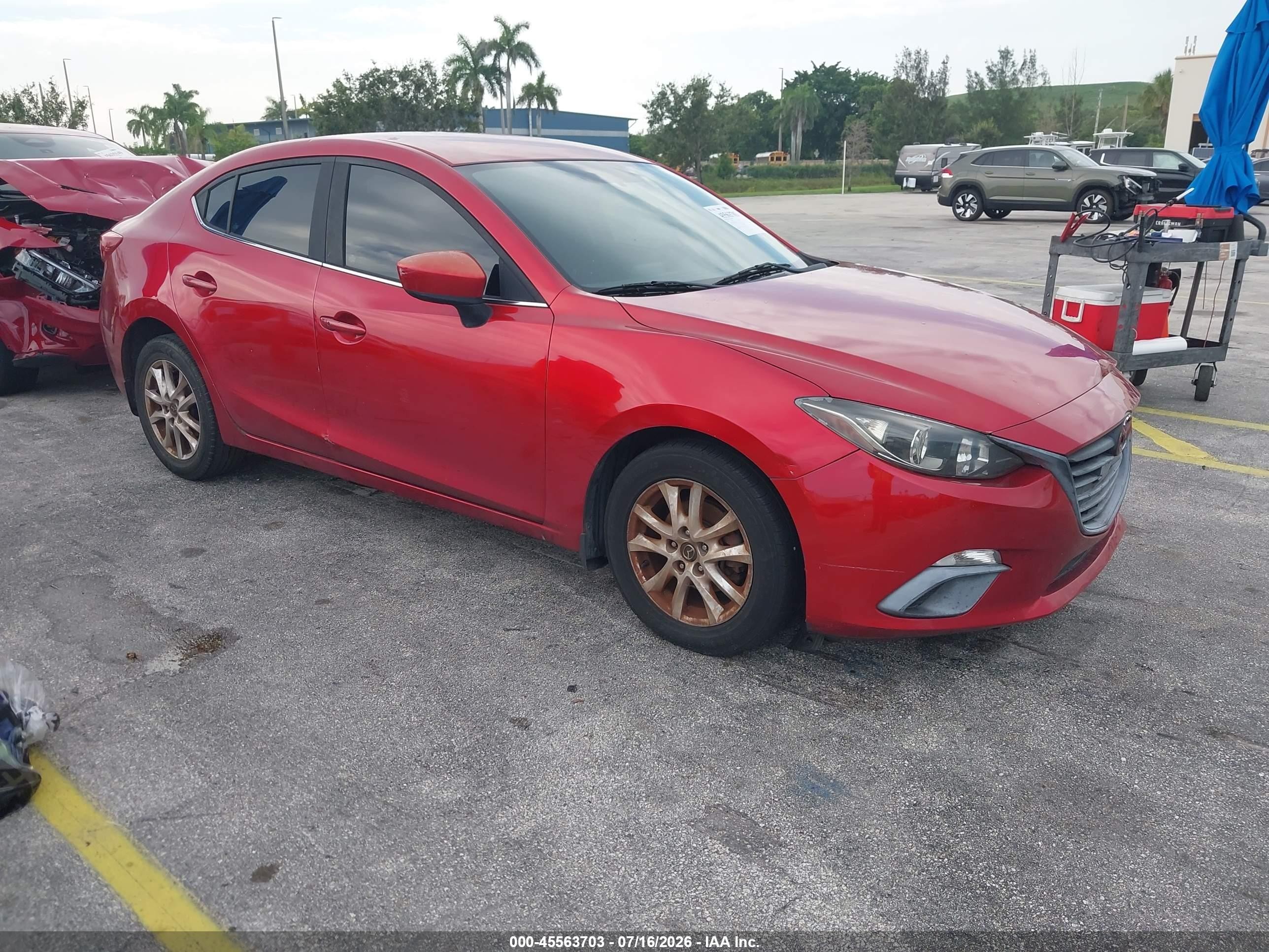 2014 Mazda Mazda3 I Touring Red vin: JM1BM1V75E1122380