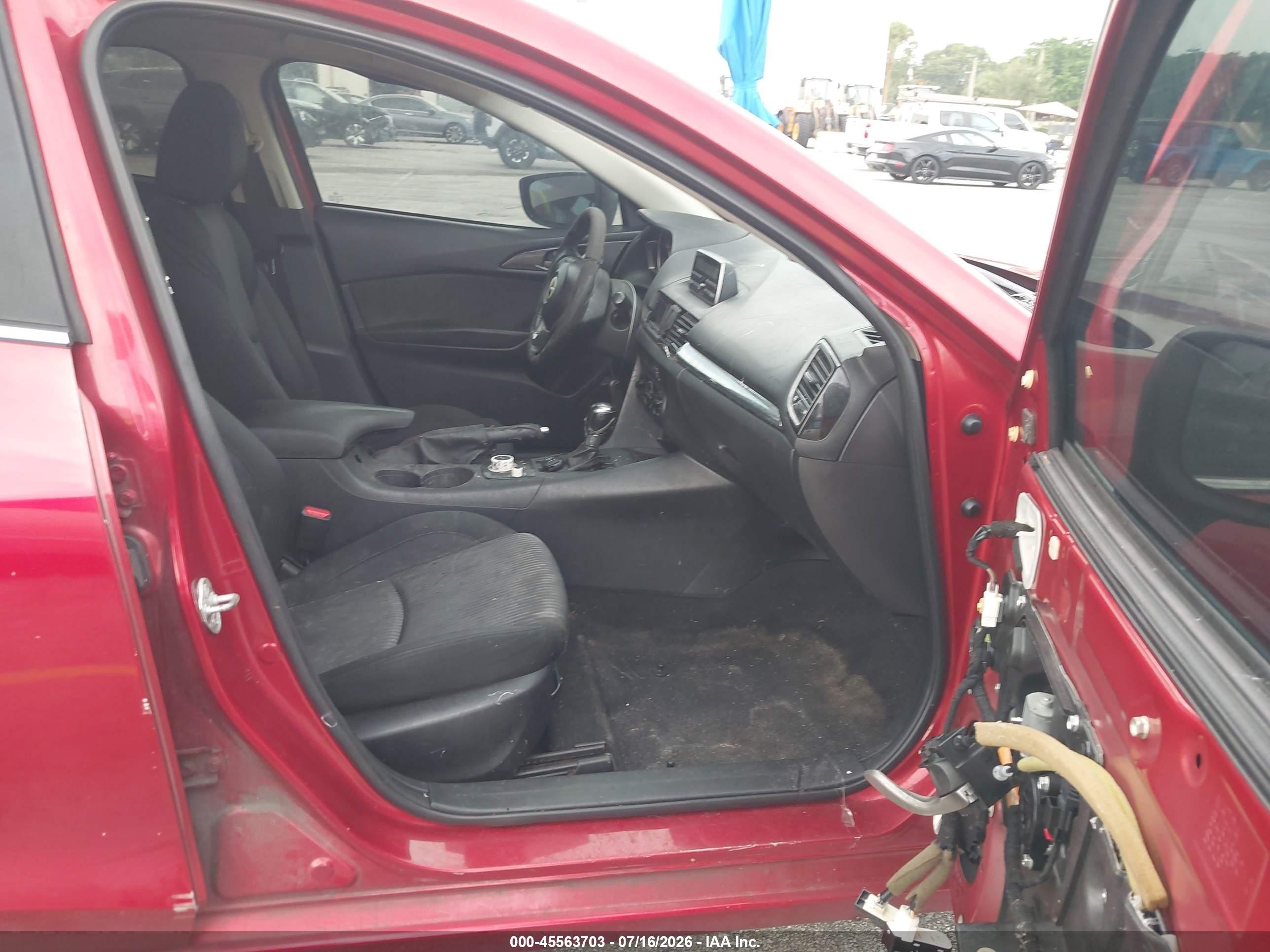 2014 Mazda Mazda3 I Touring Red vin: JM1BM1V75E1122380