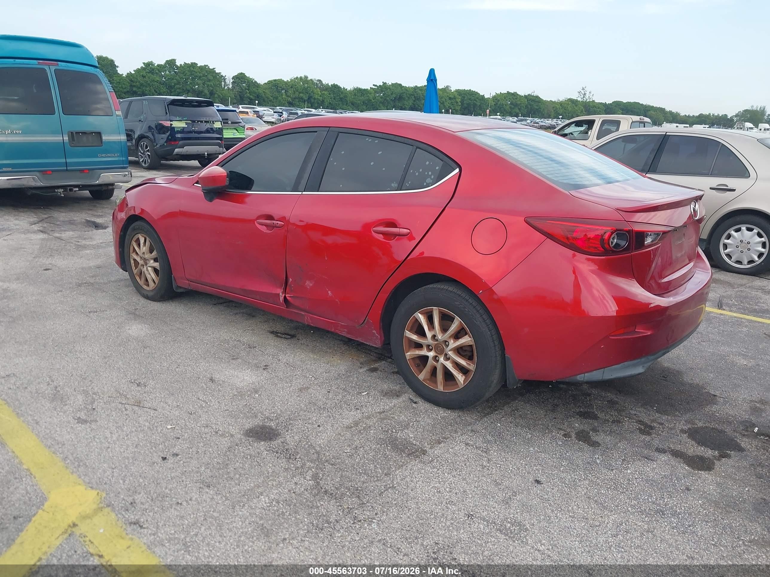 2014 Mazda Mazda3 I Touring Red vin: JM1BM1V75E1122380