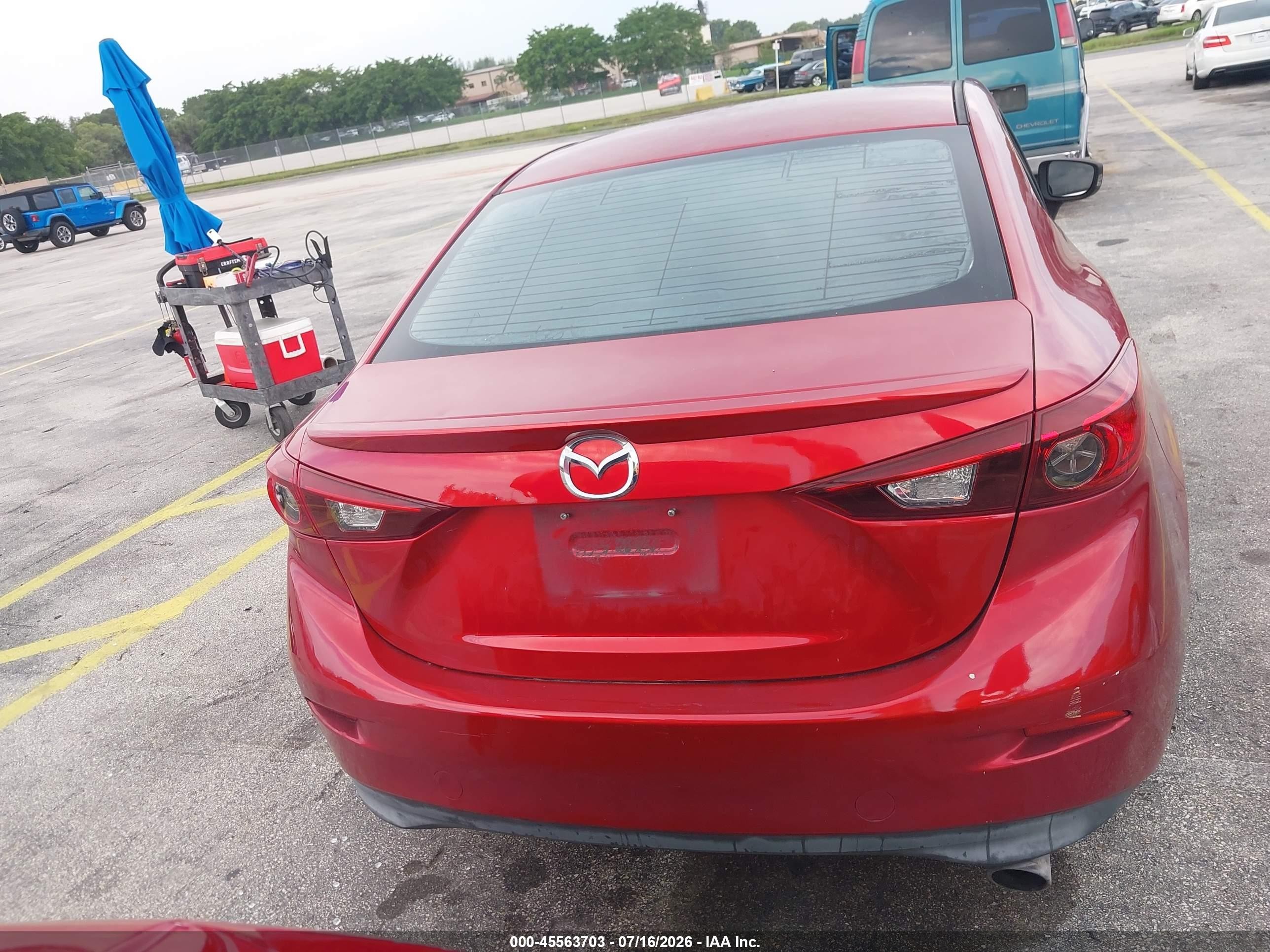 2014 Mazda Mazda3 I Touring Red vin: JM1BM1V75E1122380