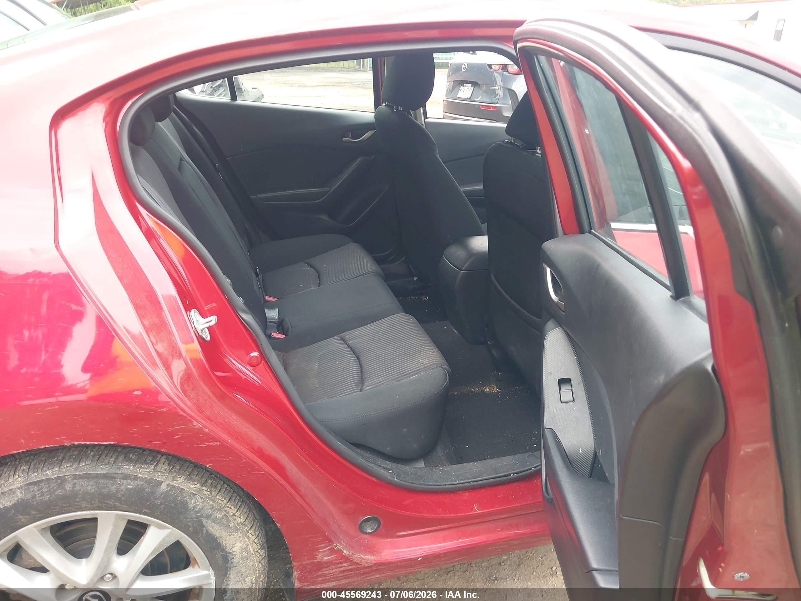 2014 Mazda Mazda3 I Touring Red vin: JM1BM1V75E1134822