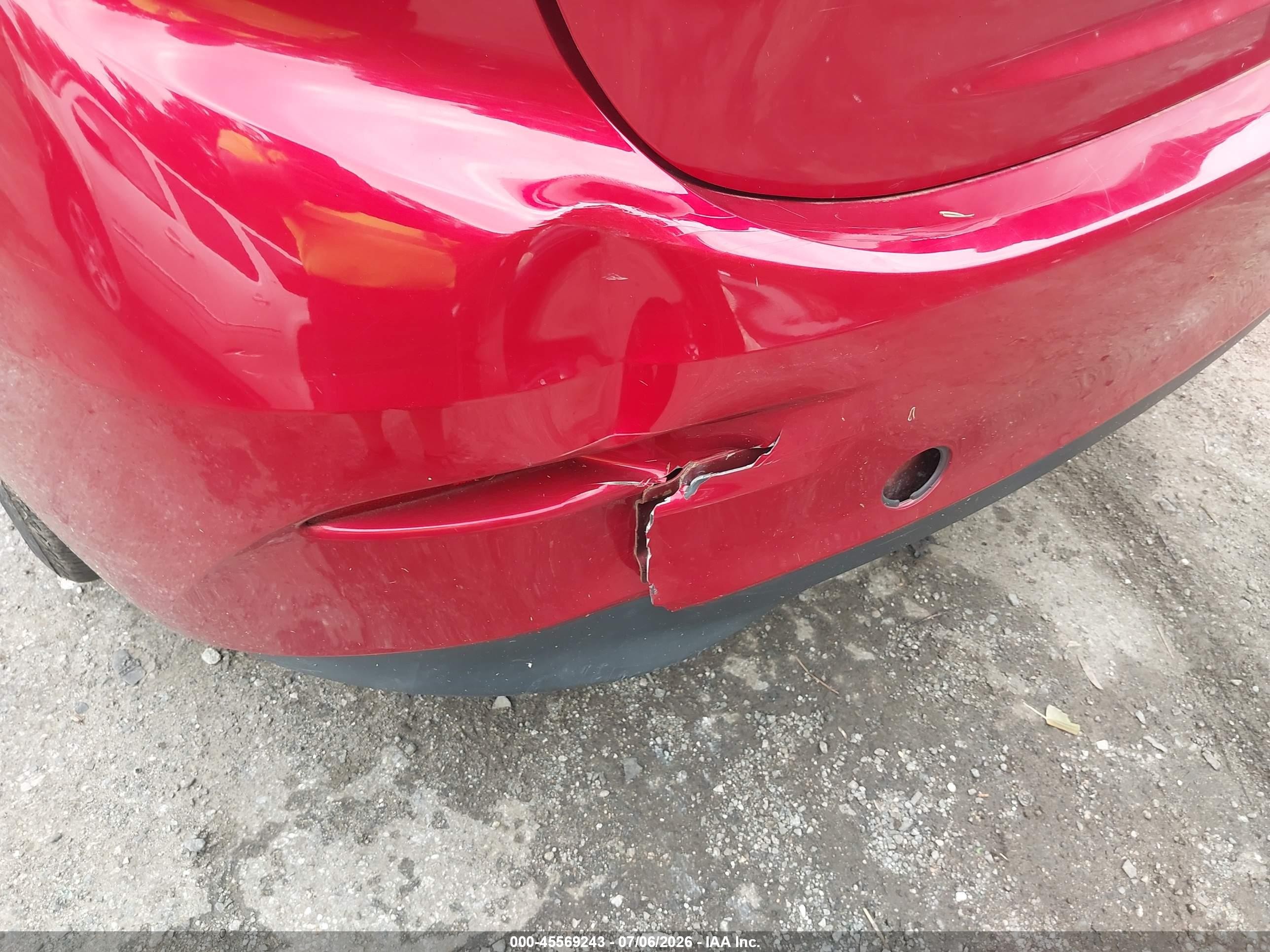2014 Mazda Mazda3 I Touring Red vin: JM1BM1V75E1134822