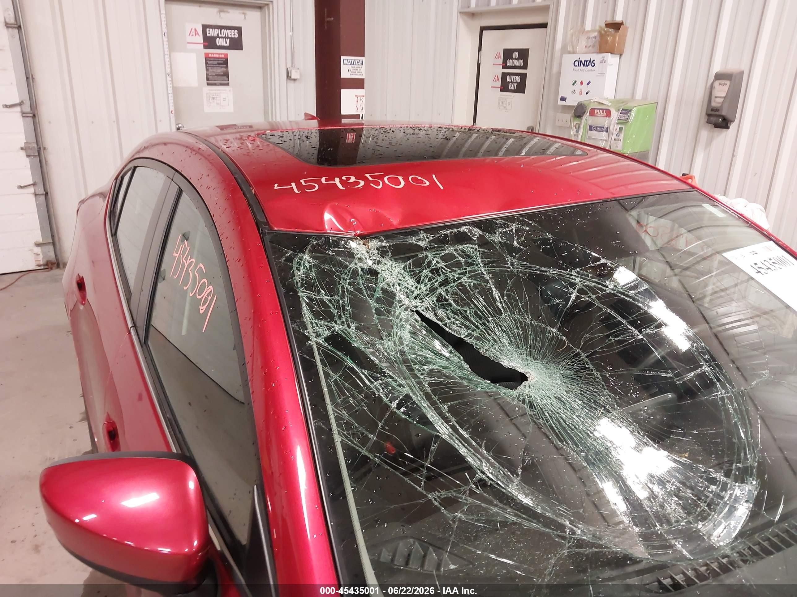 2015 Mazda Mazda3 I Touring Red vin: JM1BM1V75F1224697