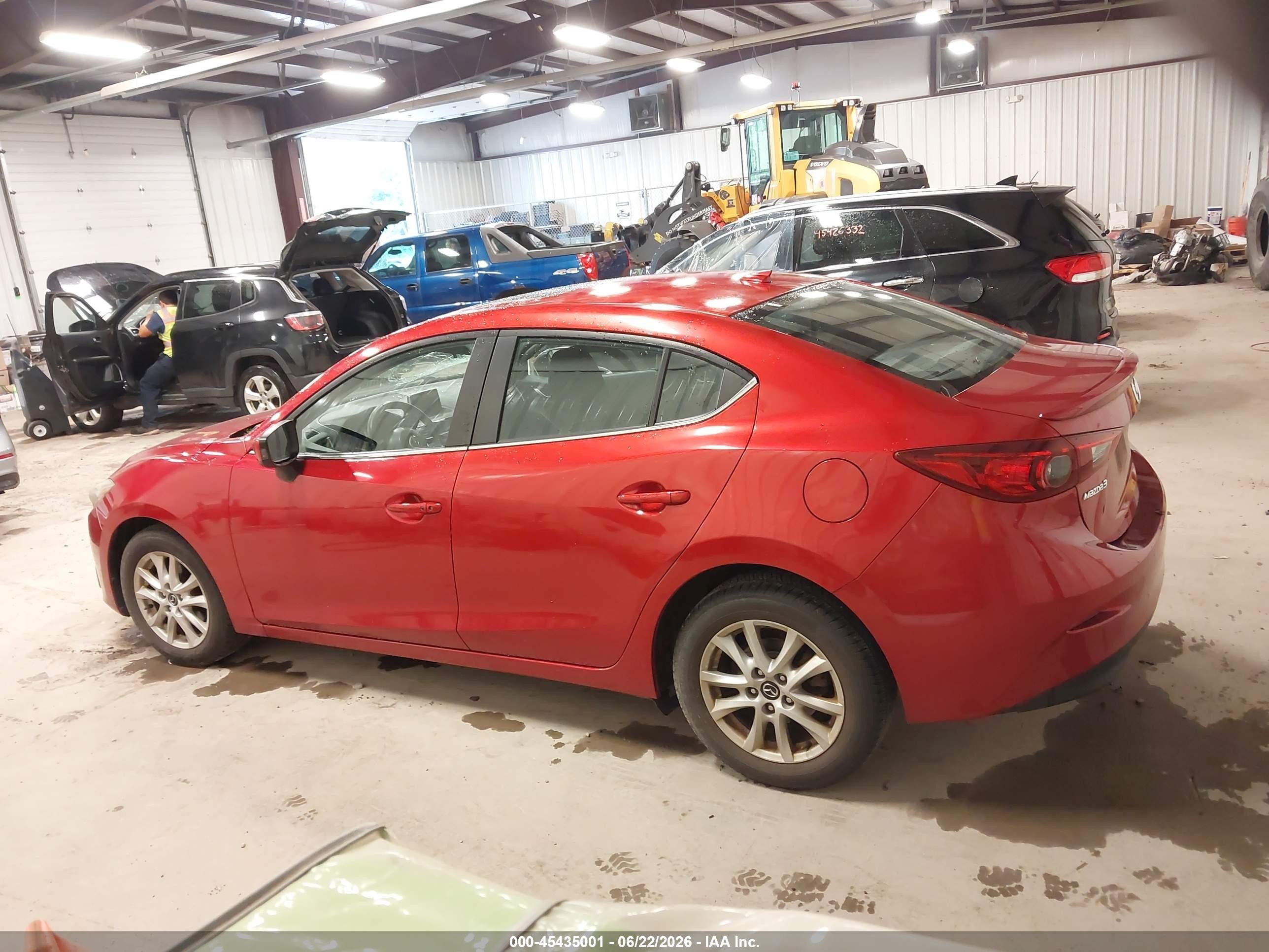 2015 Mazda Mazda3 I Touring Red vin: JM1BM1V75F1224697