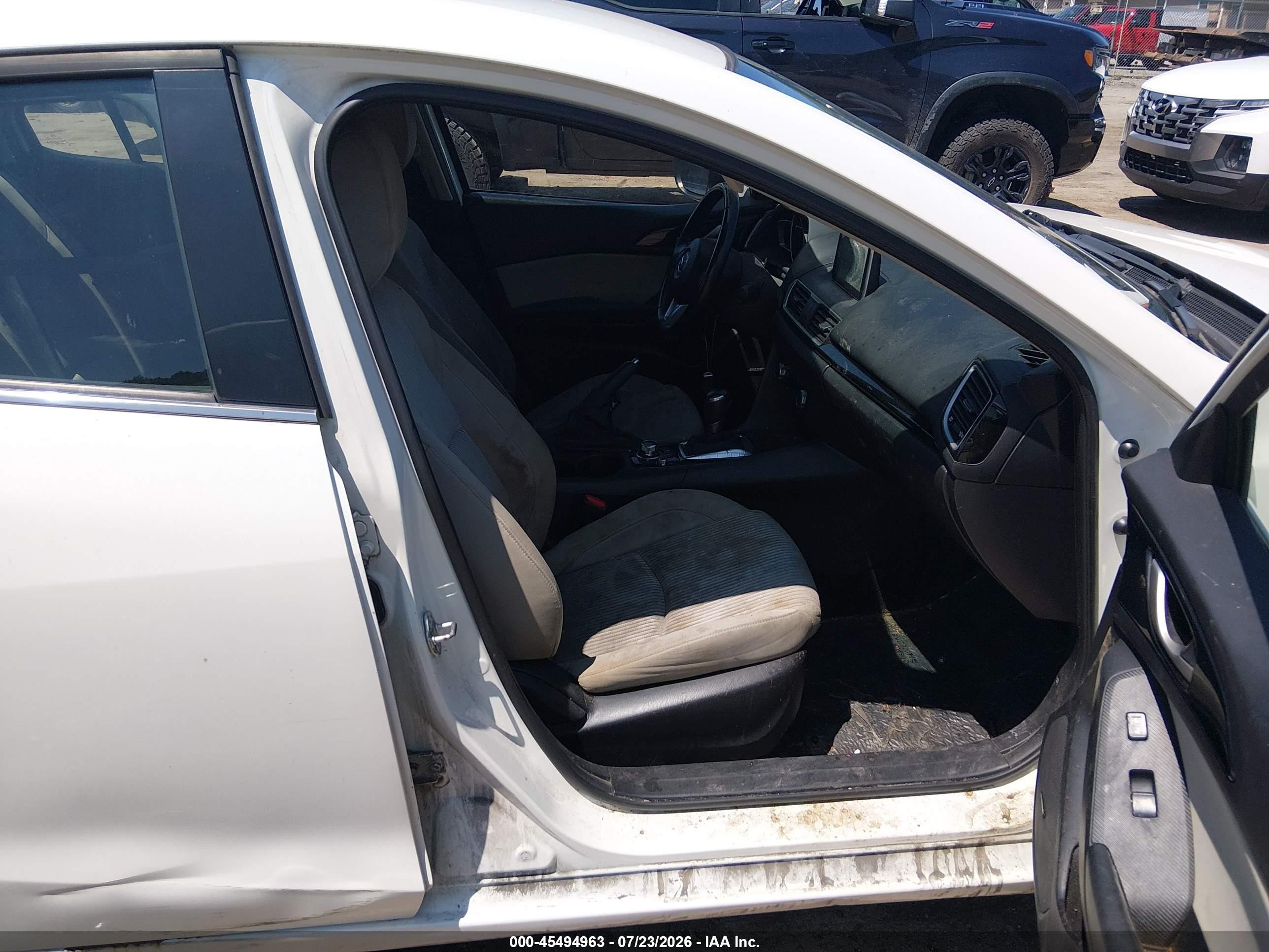 2014 Mazda Mazda3 I Touring Белый vin: JM1BM1V76E1124915