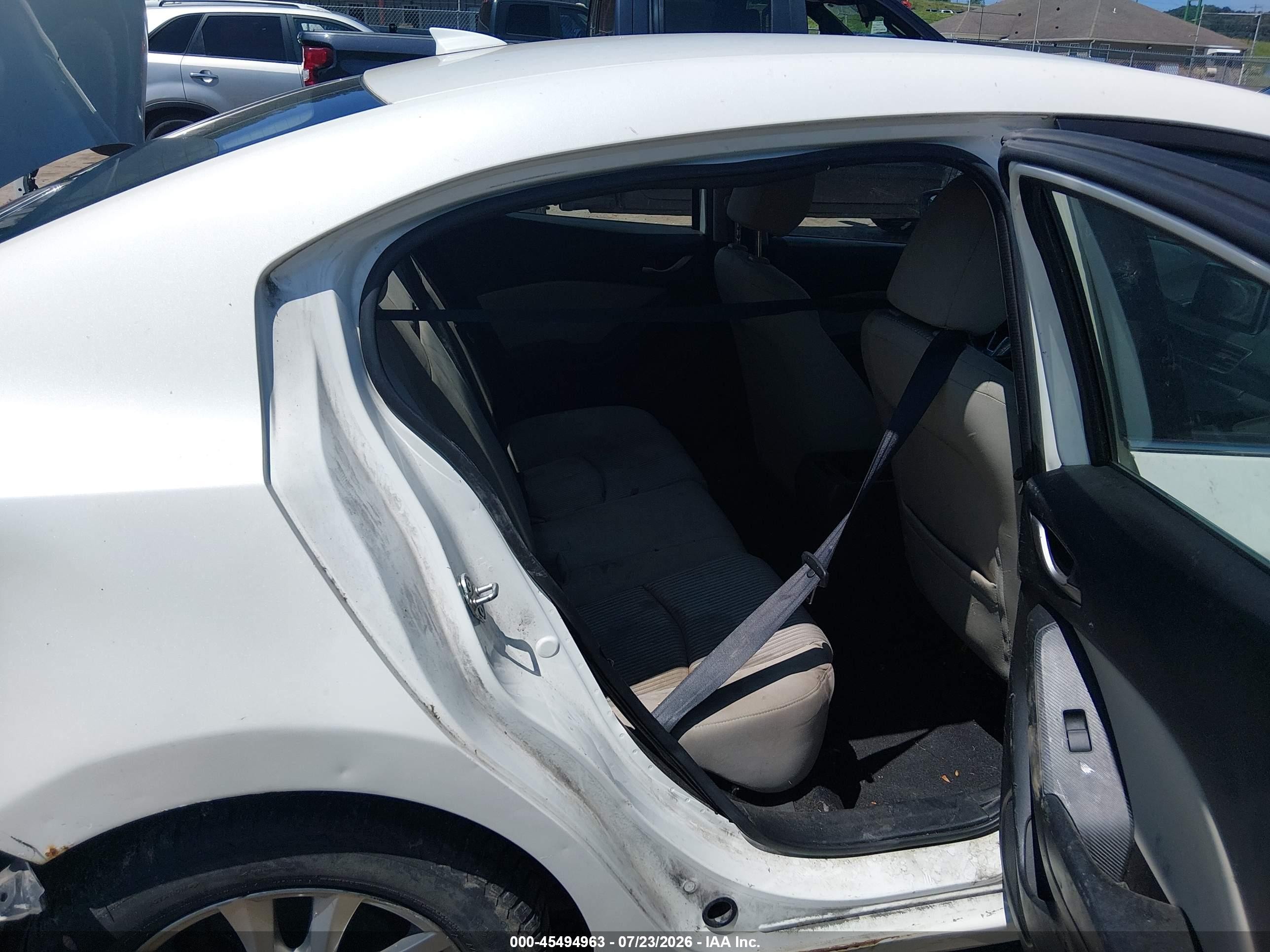 2014 Mazda Mazda3 I Touring Белый vin: JM1BM1V76E1124915