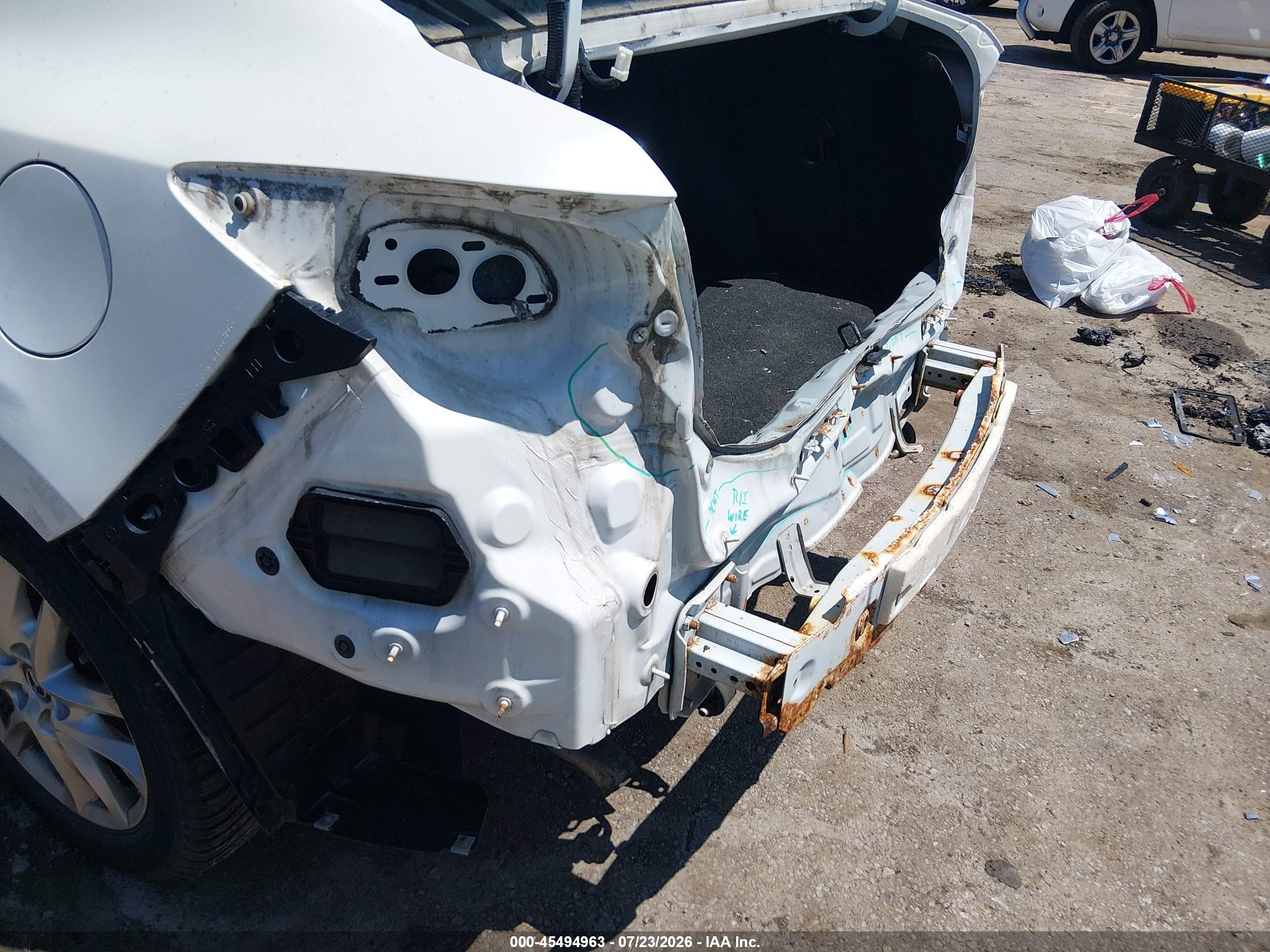2014 Mazda Mazda3 I Touring Белый vin: JM1BM1V76E1124915