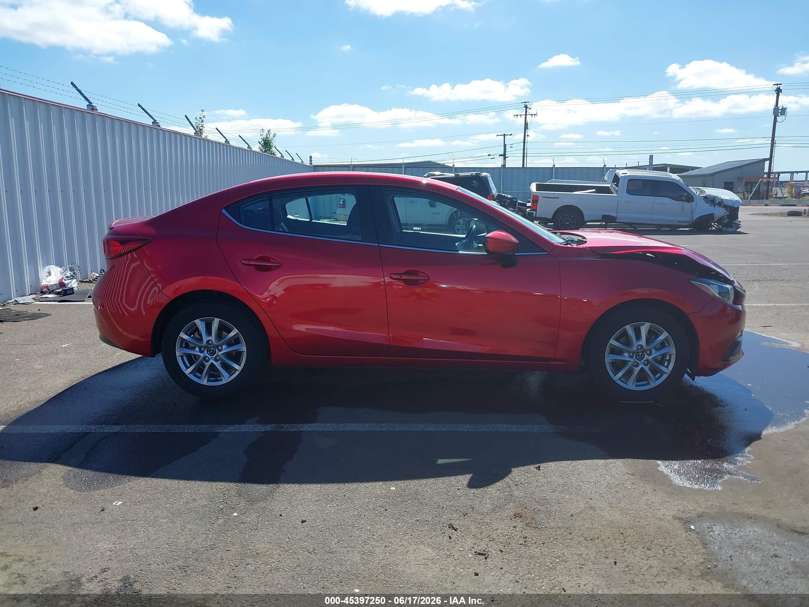 2014 Mazda Mazda3 I Touring Красный vin: JM1BM1V76E1150642