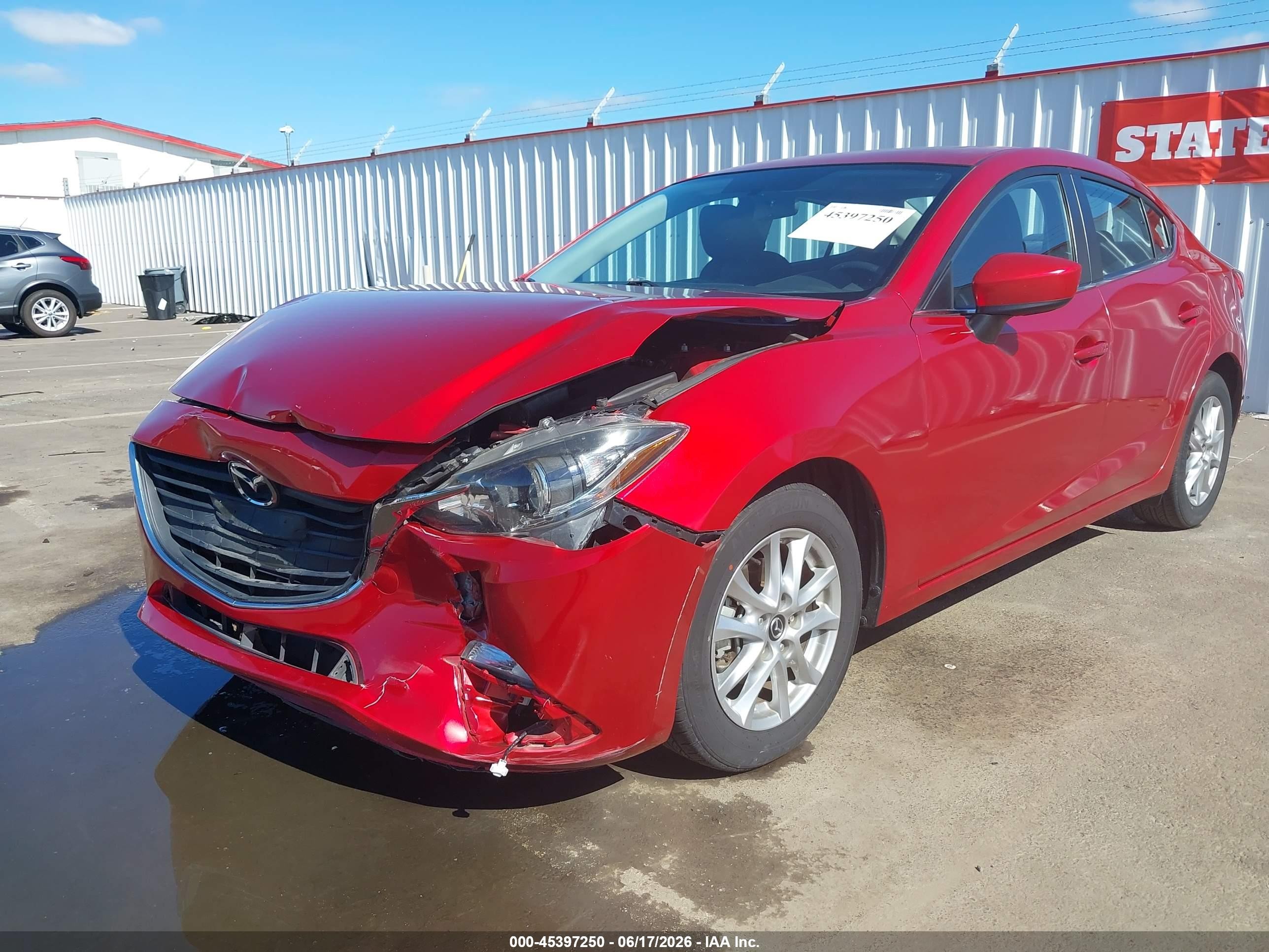 2014 Mazda Mazda3 I Touring Красный vin: JM1BM1V76E1150642