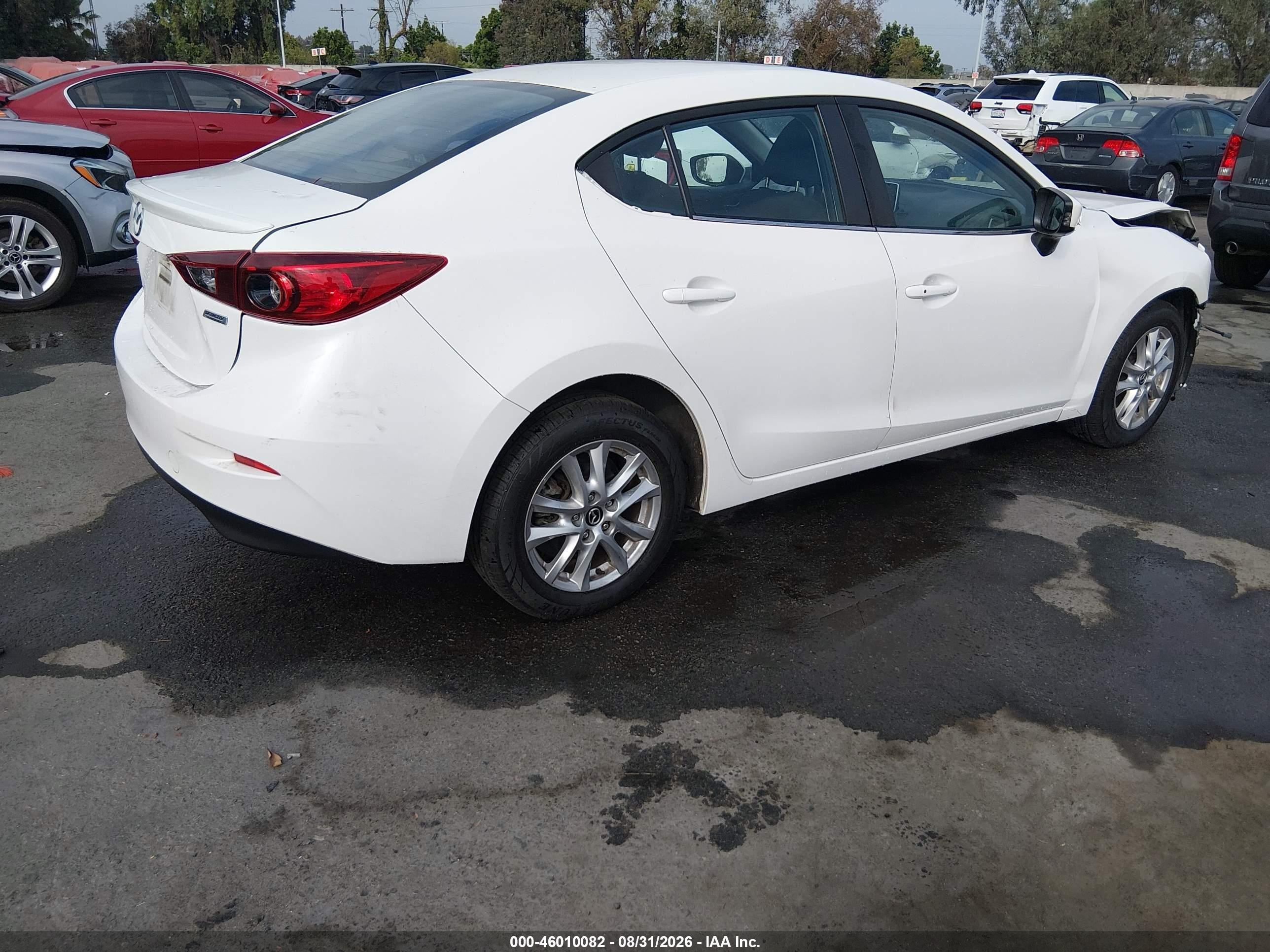 2015 Mazda Mazda3 I Touring White vin: JM1BM1V76F1219864