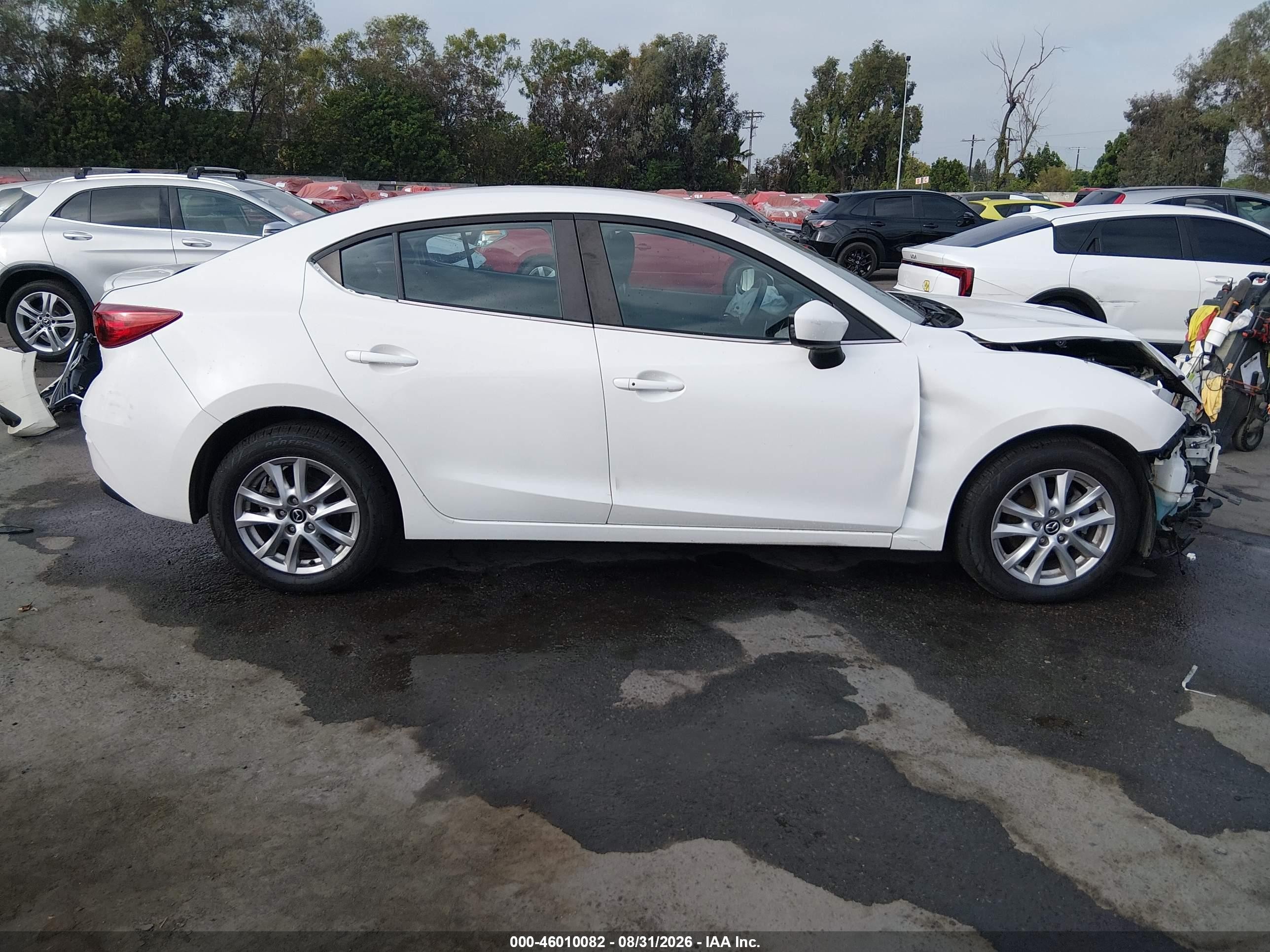2015 Mazda Mazda3 I Touring White vin: JM1BM1V76F1219864