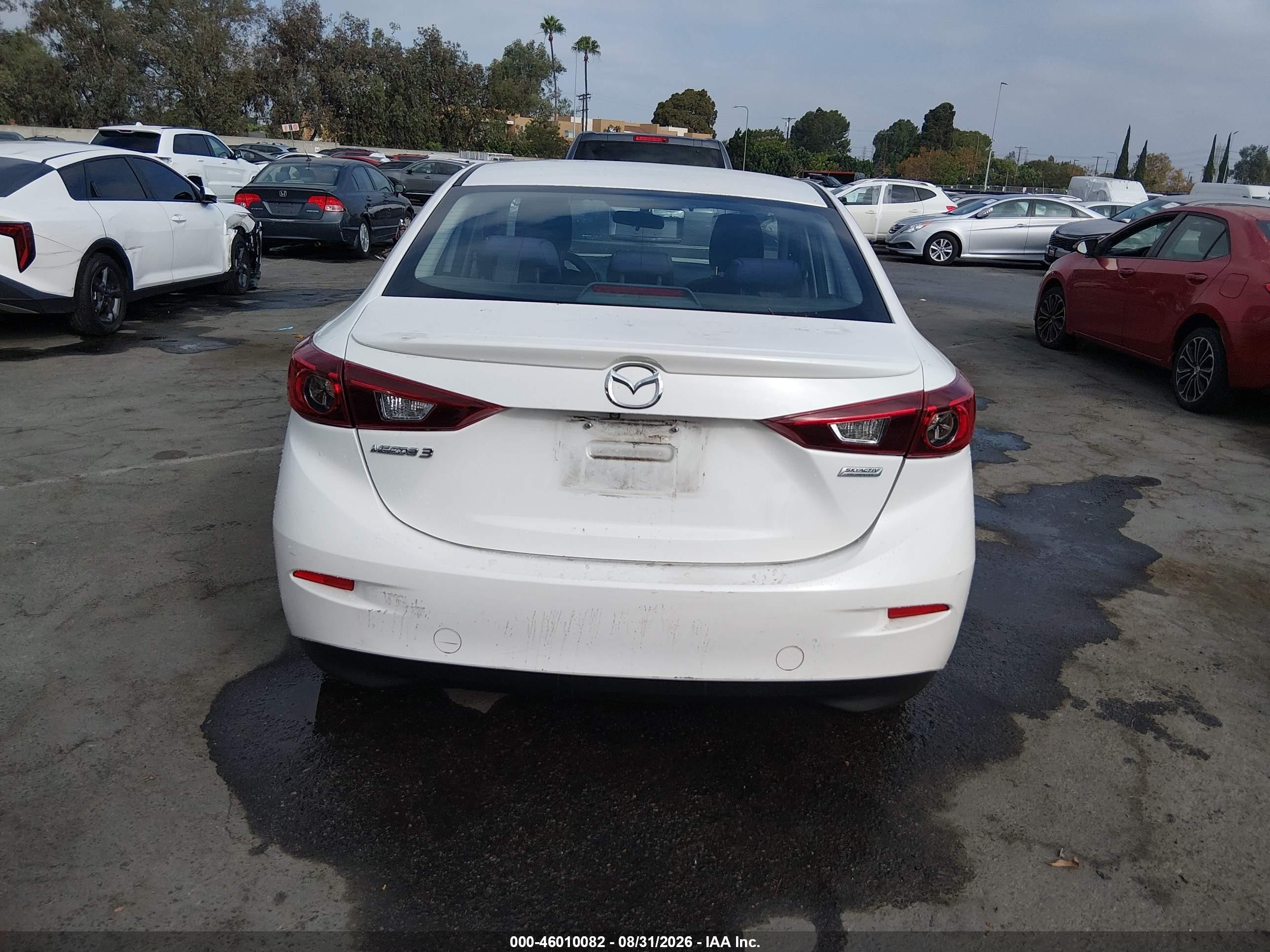 2015 Mazda Mazda3 I Touring White vin: JM1BM1V76F1219864